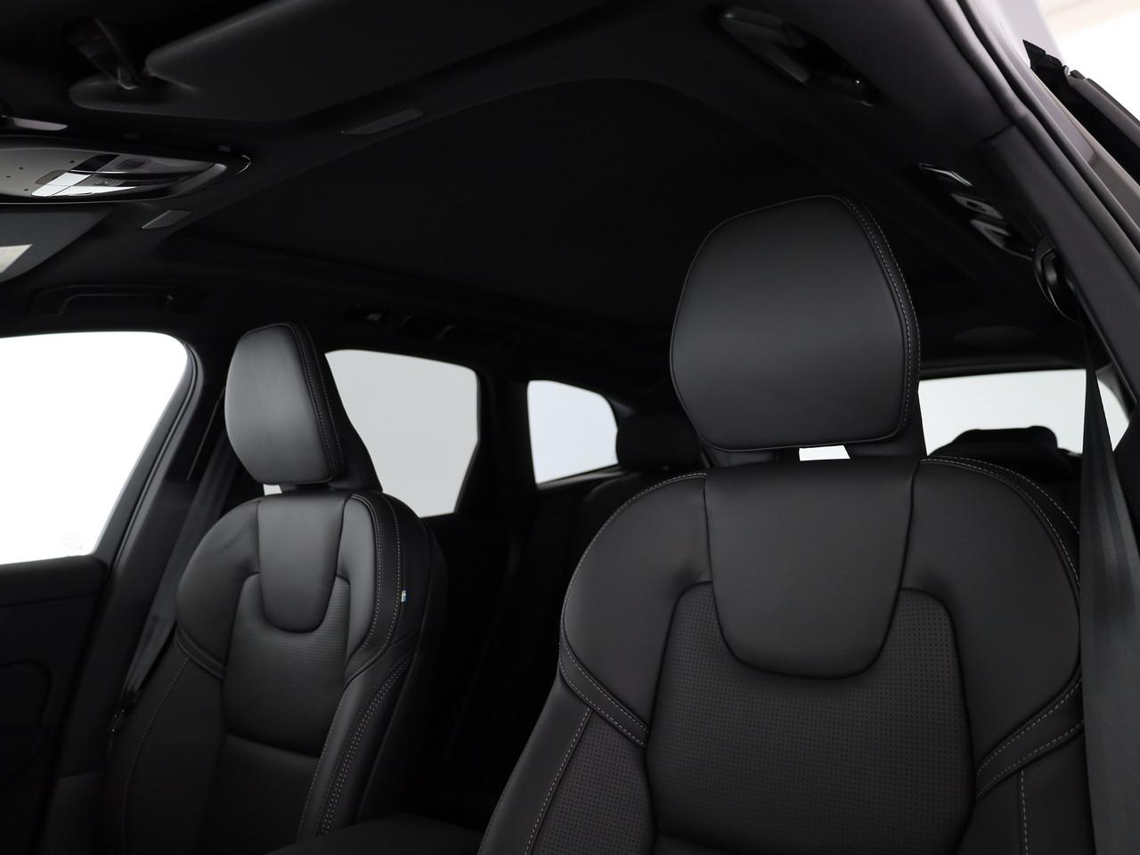 Volvo XC60 2.0 B5 MH Black Edition AWD_11