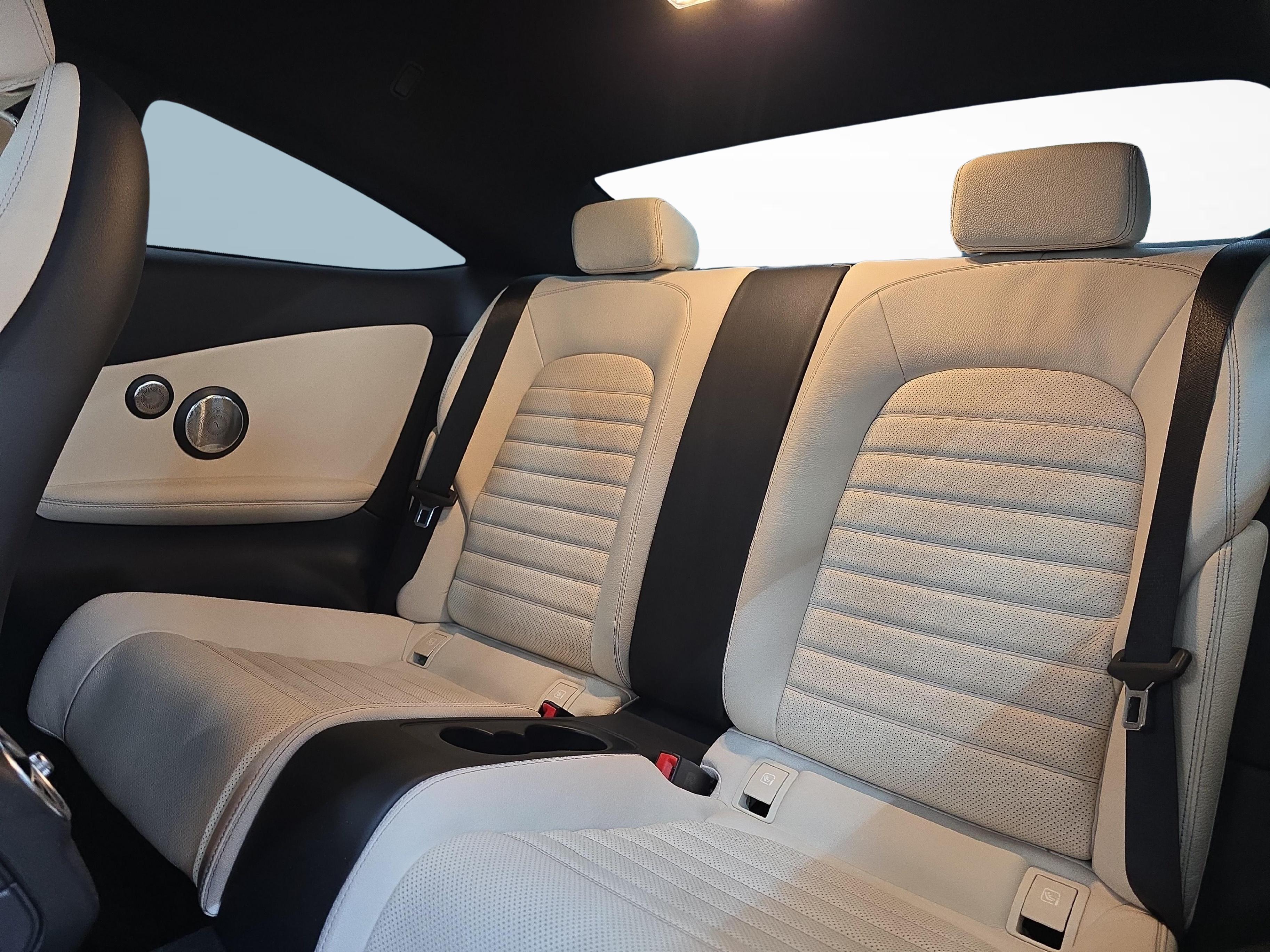MERCEDES-BENZ C 400 4MATIC Coupé AMG Line_9