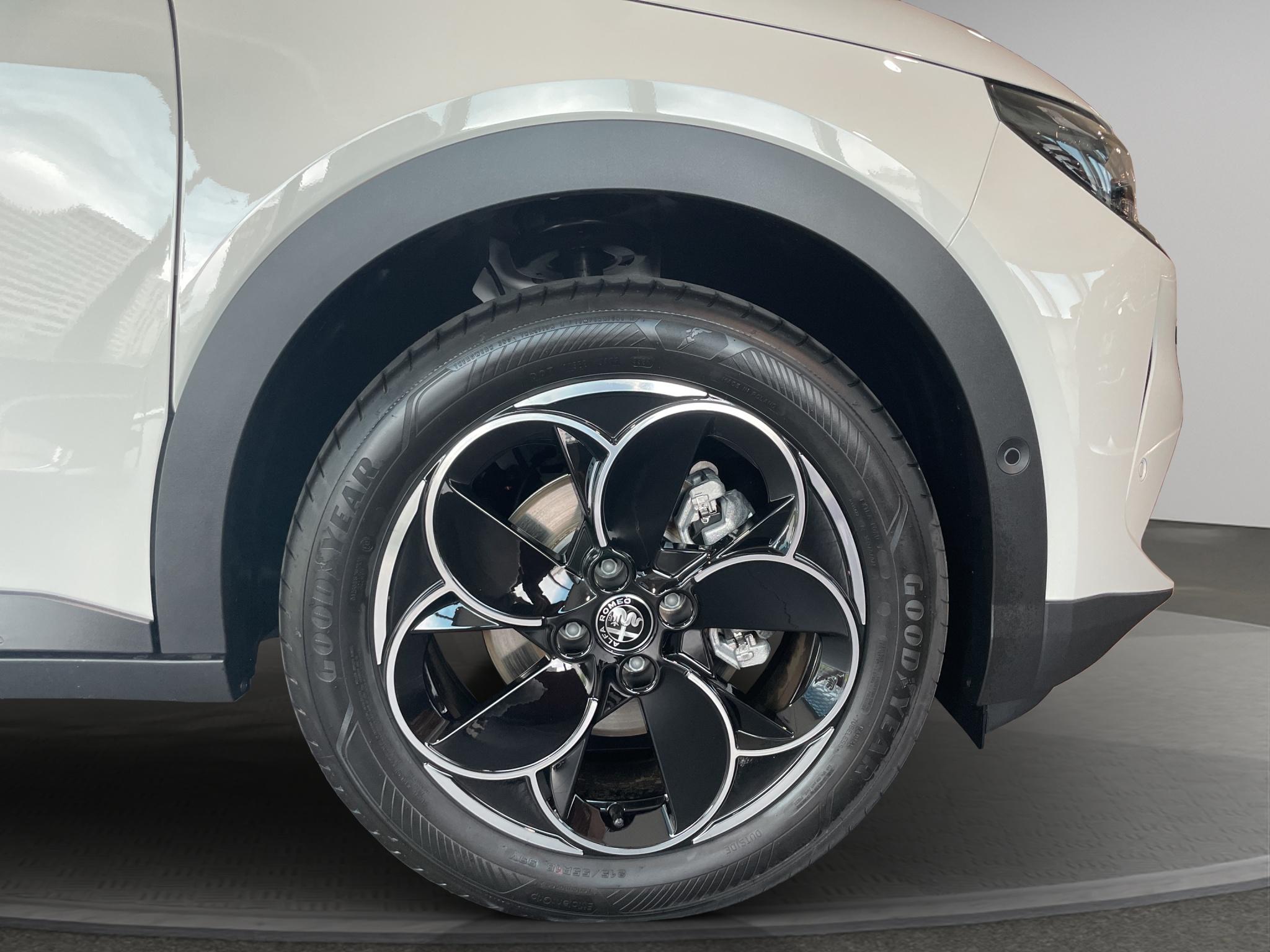 Alfa Romeo Junior Elettrica_13