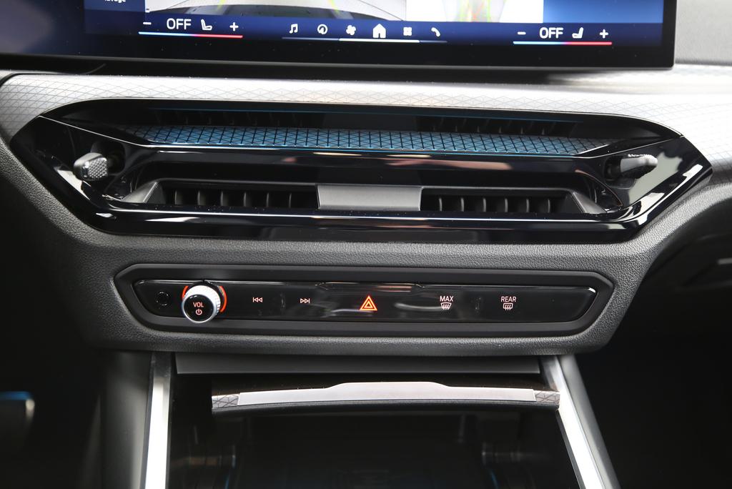 BMW 330e xDrive SAG Touring_11