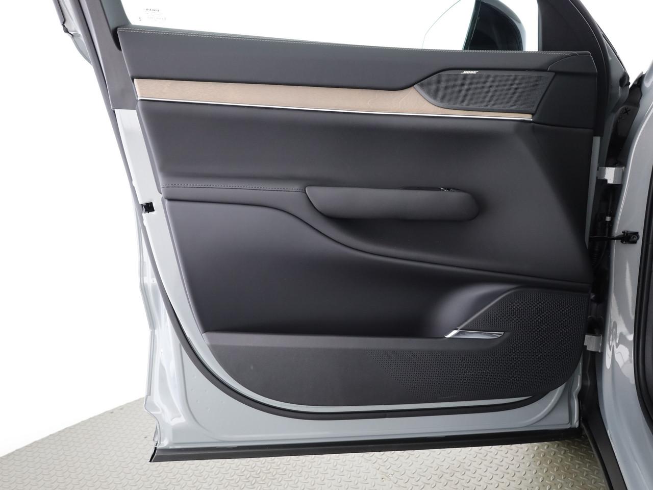 Volvo EX90 Twin Plus AWD_19