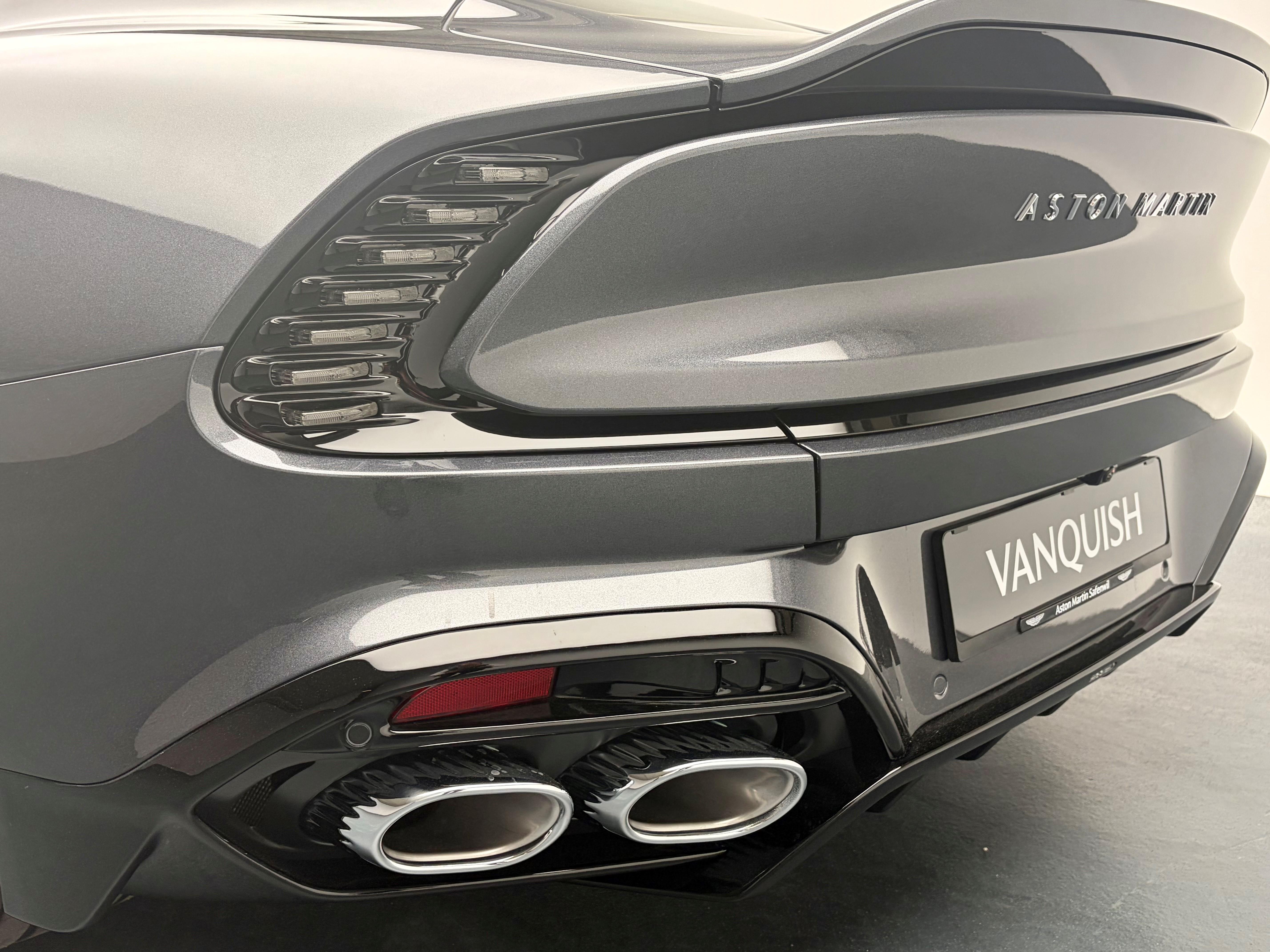 Aston Martin Vanquish 5.2 V12 Bi-Turbo_31