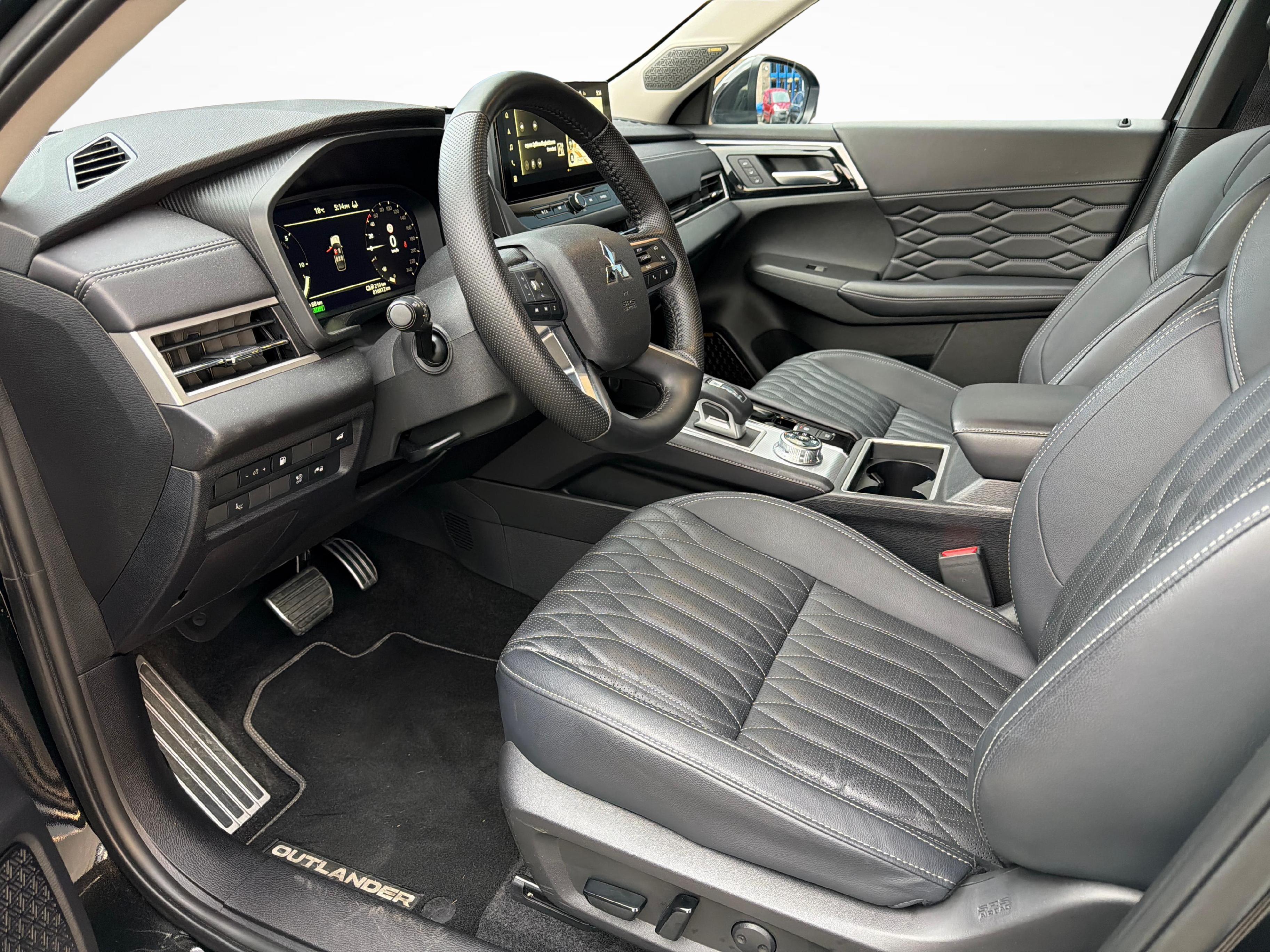 Mitsubishi Outlander 2.4 PHEV Instyle 4x4_10