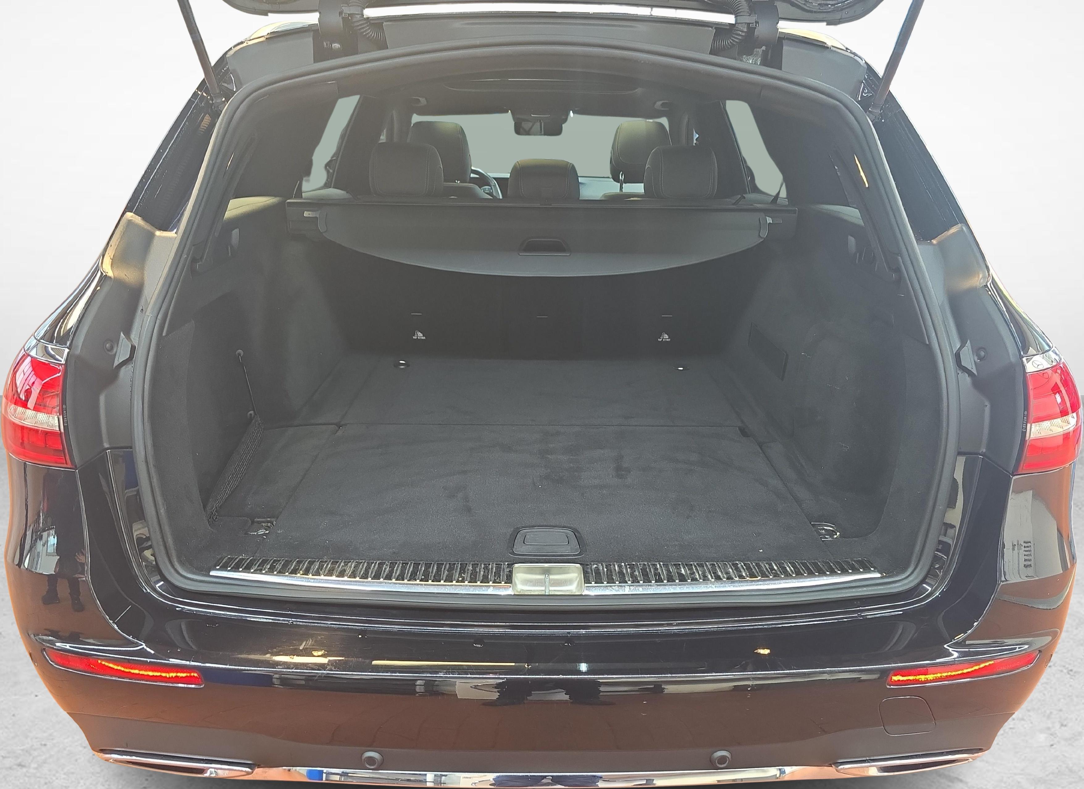 MERCEDES-BENZ E 450 4MATIC T-Modell AMG Line_11
