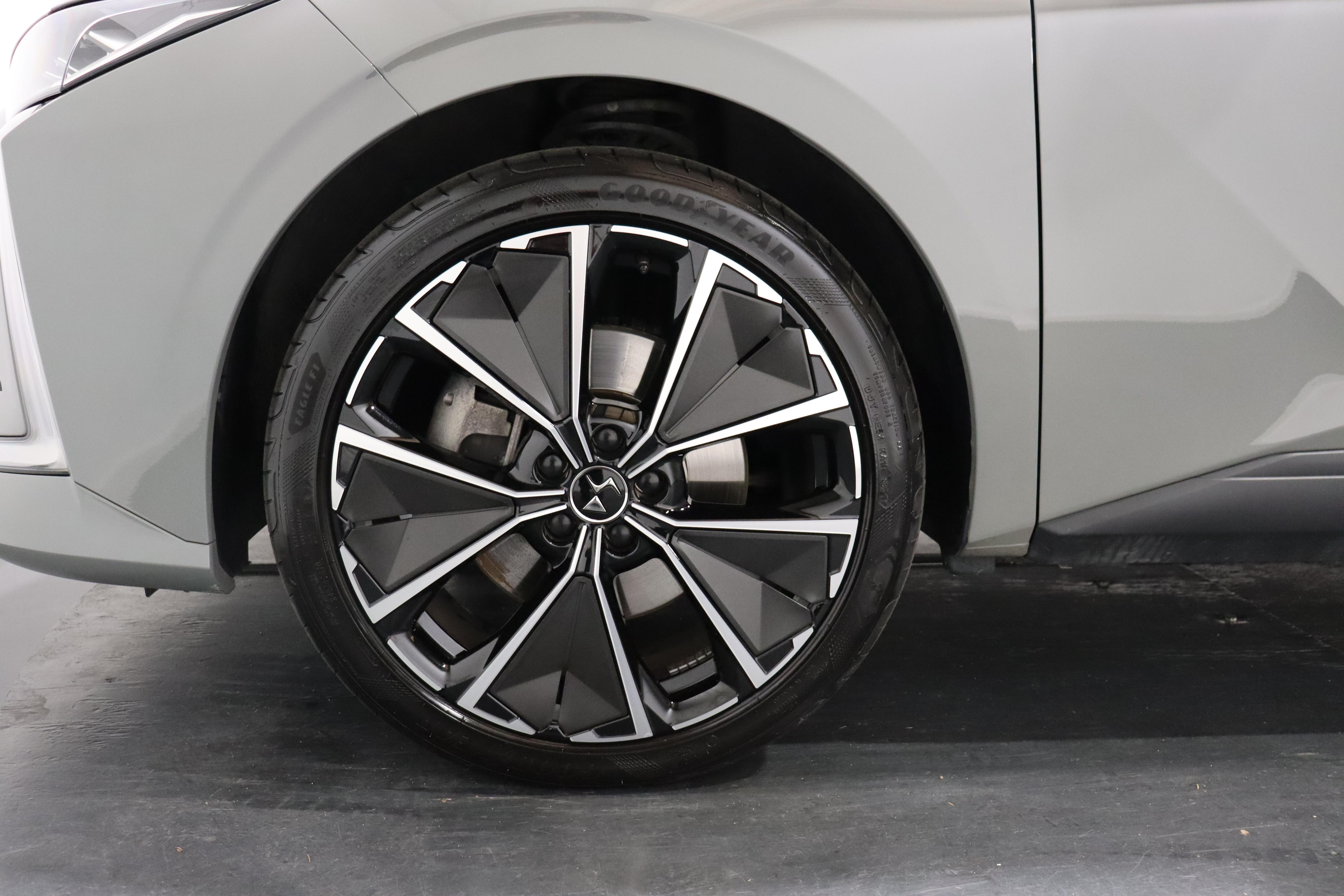 DS 4 1.6 E-Tense La Première_8