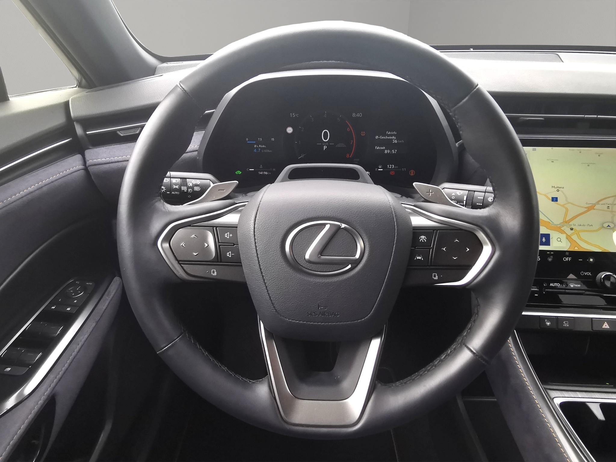 LEXUS LBX 1.5 Hybrid Cool AWD_5