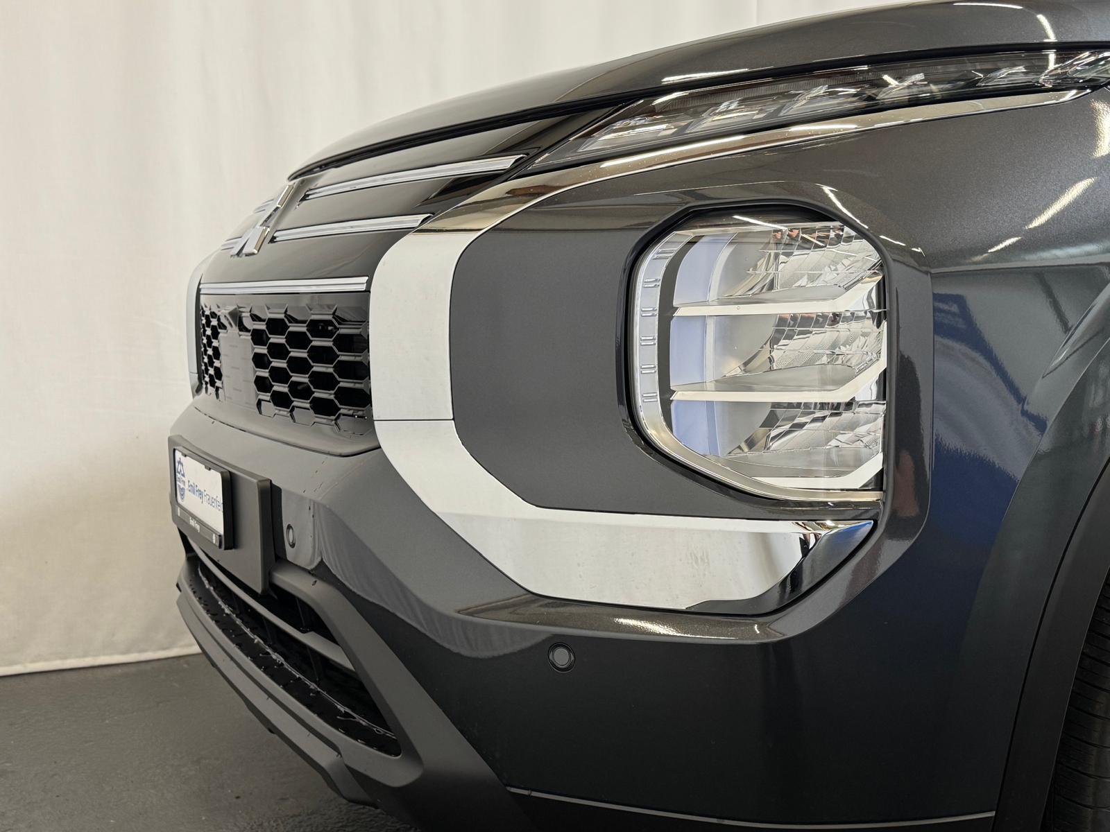 Mitsubishi Outlander 2.4 PHEV Inform 4x4_12