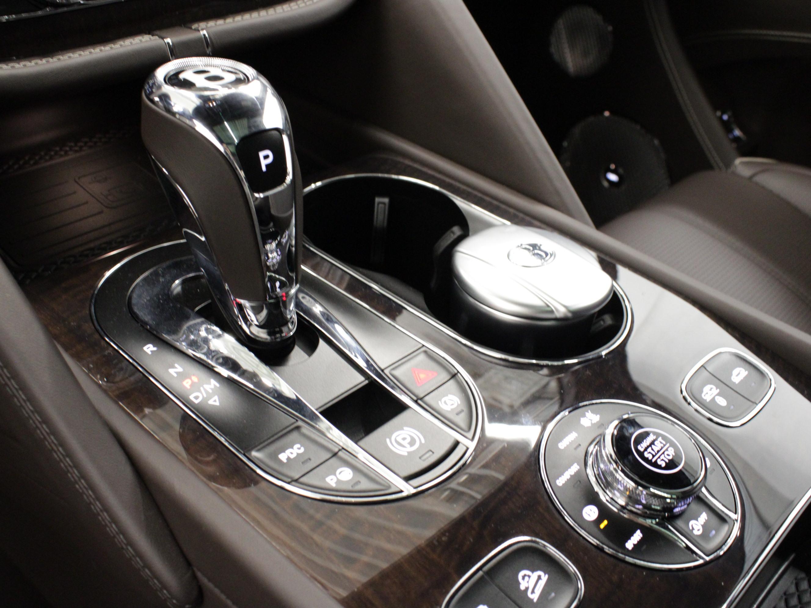 Bentley Bentayga 4.0 V8 Azure_13