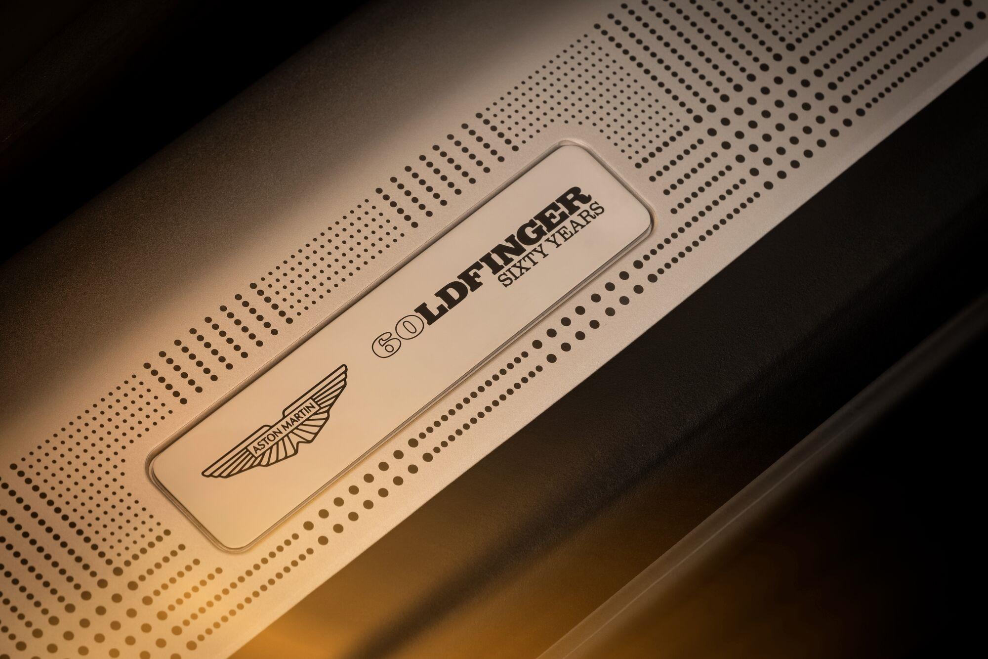 Aston Martin DB12 Coupé 4.0 V8 Bi-Turbo "1 of 60 Goldfinger Edition"_16