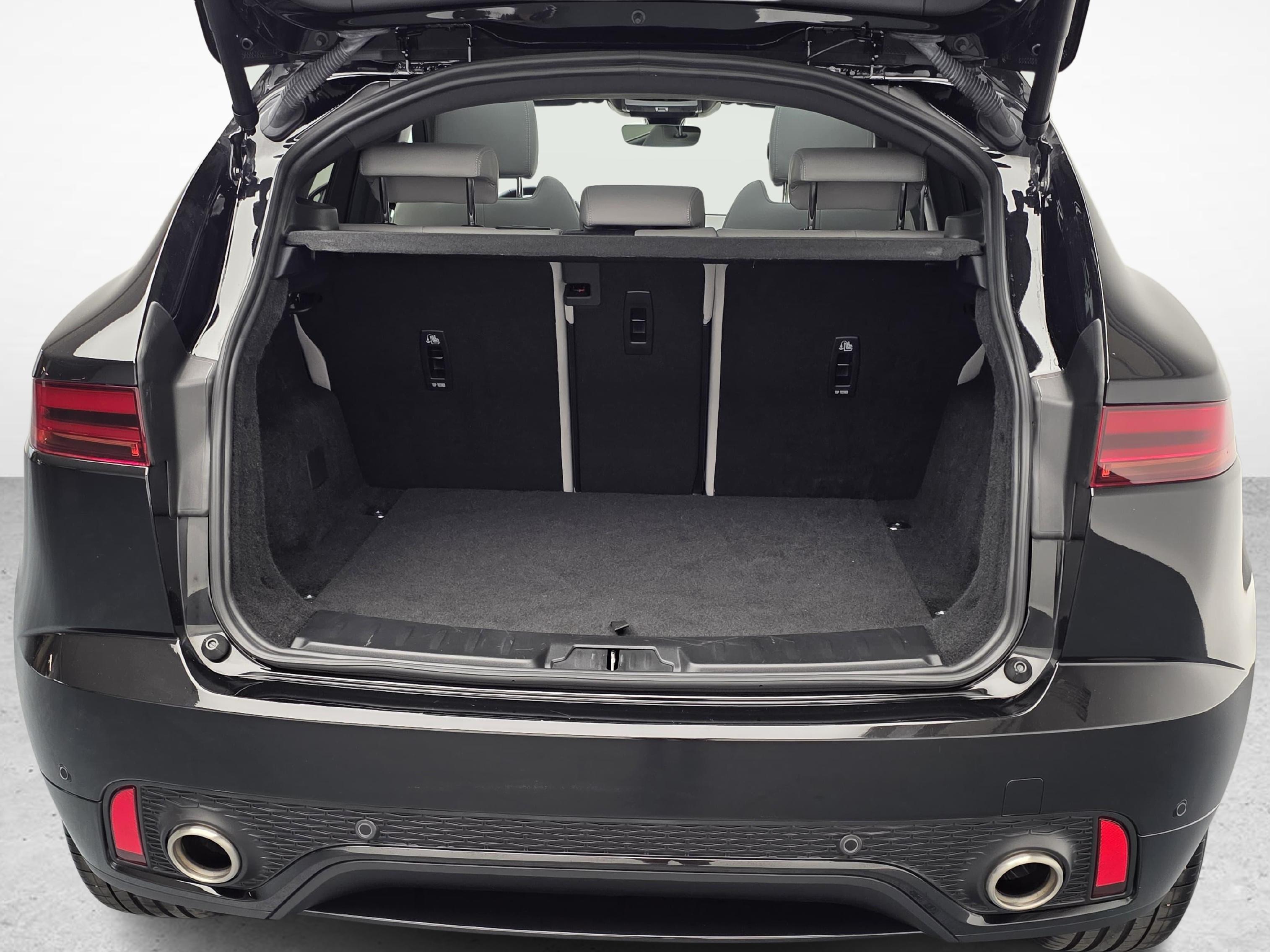 JAGUAR E-Pace 2.0 I4 250 R-Dynamic SE AWD_11