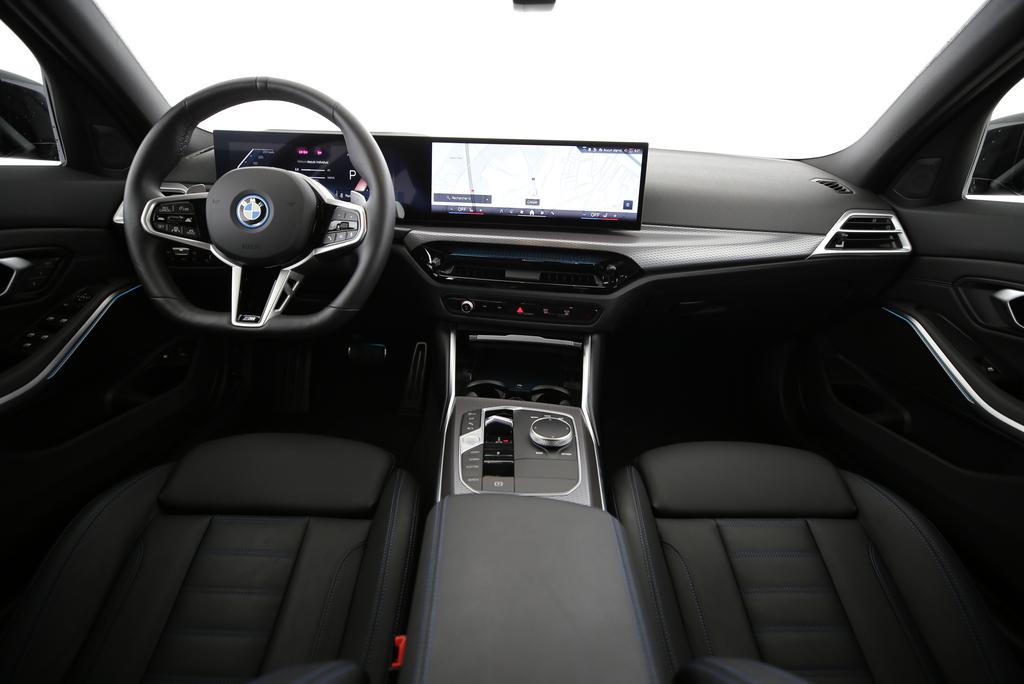 BMW 330e xDrive SAG Touring_5