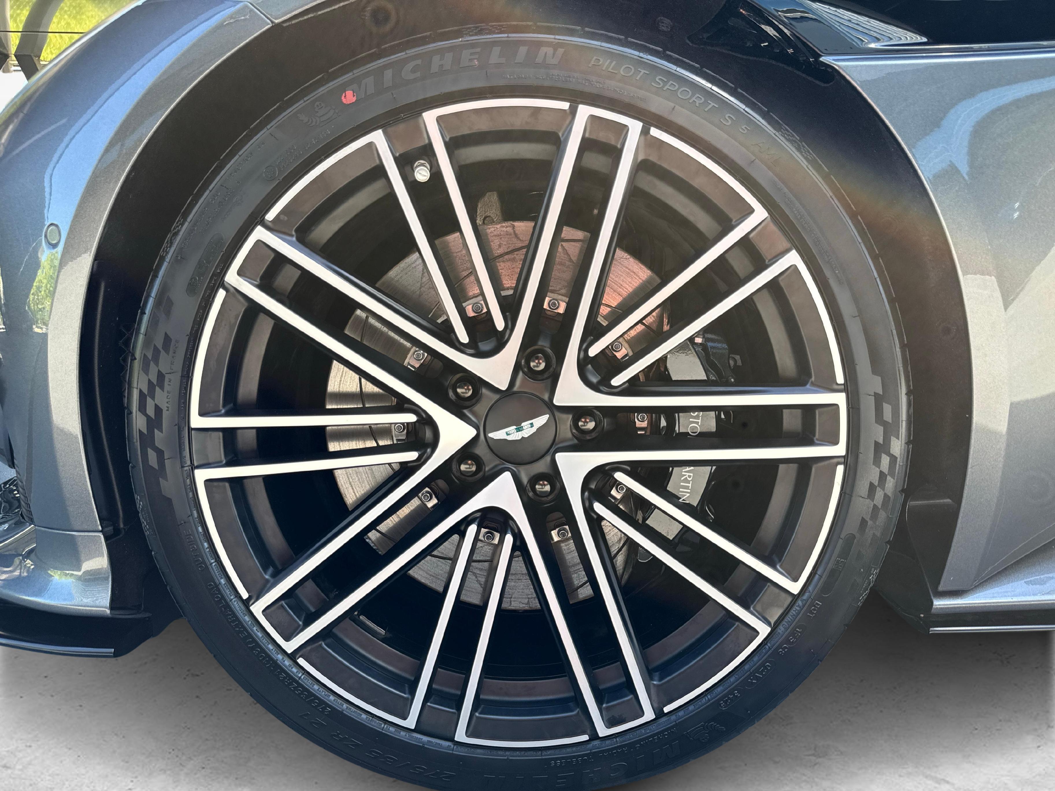 Aston Martin DB12 Volante 4.0 V8 Bi-Turbo_9