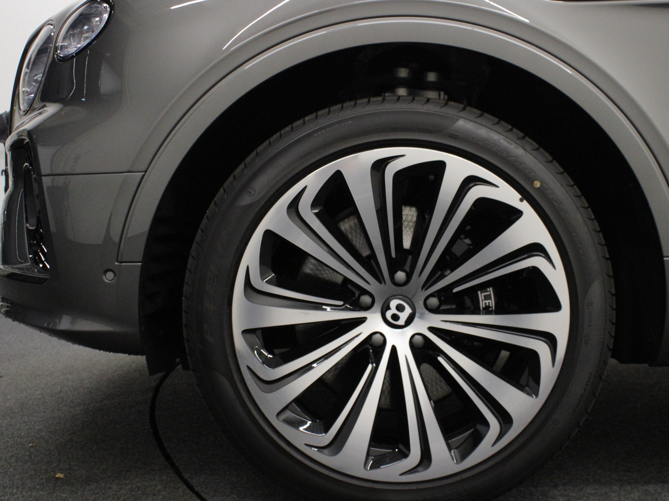 Bentley Bentayga 4.0 V8 Azure_11