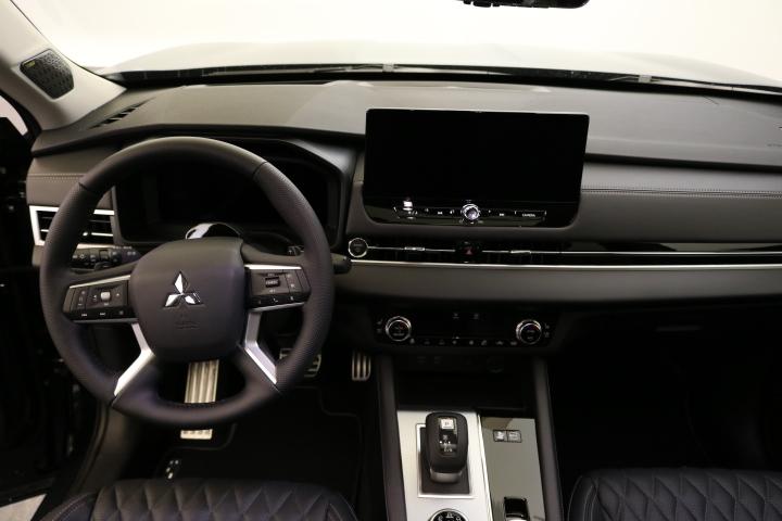 Mitsubishi Outlander 2.4 PHEV Instyle 4x4_8