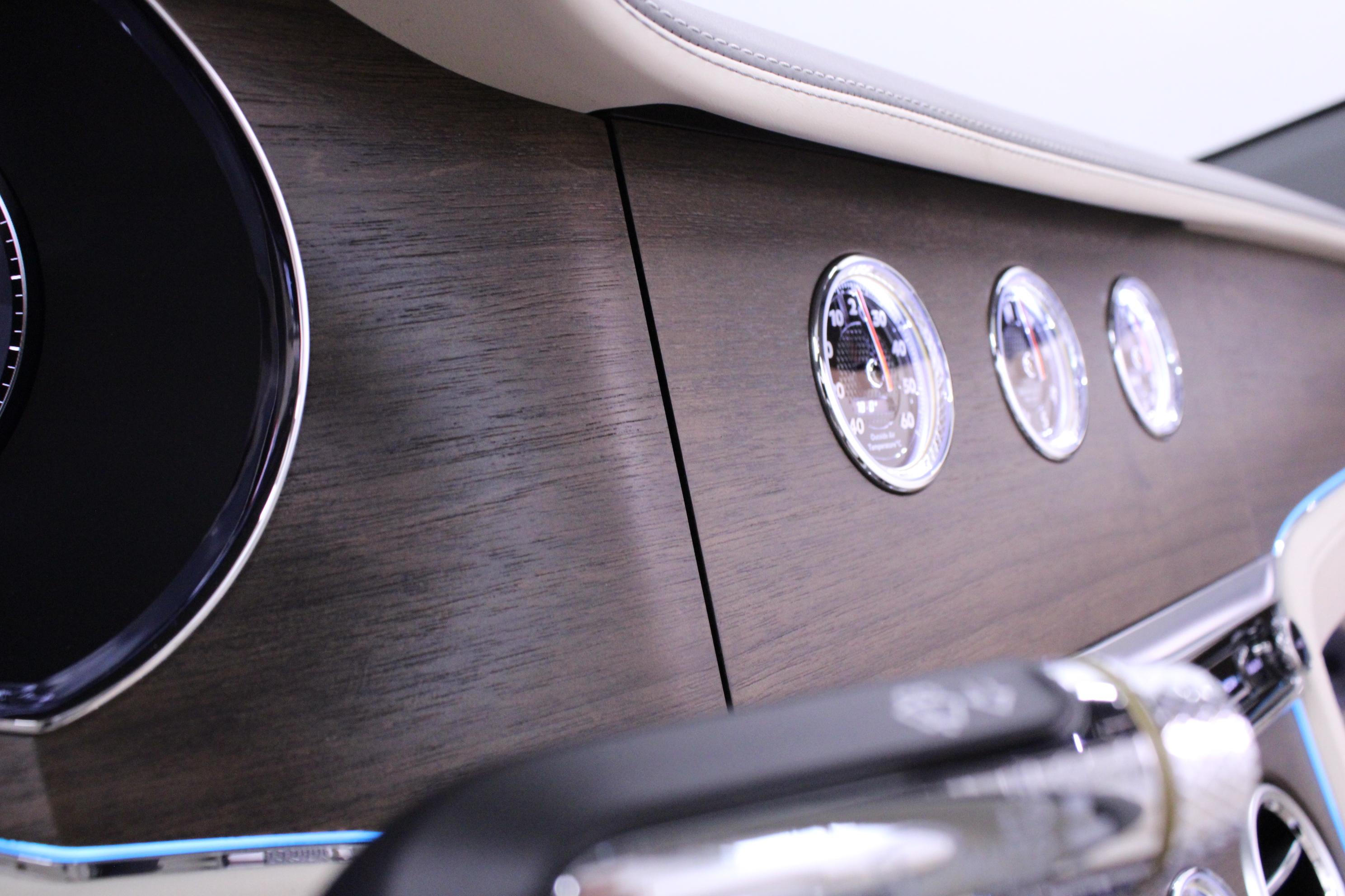 Bentley Continental GTC 4.0 V8 Hybrid Azure_22