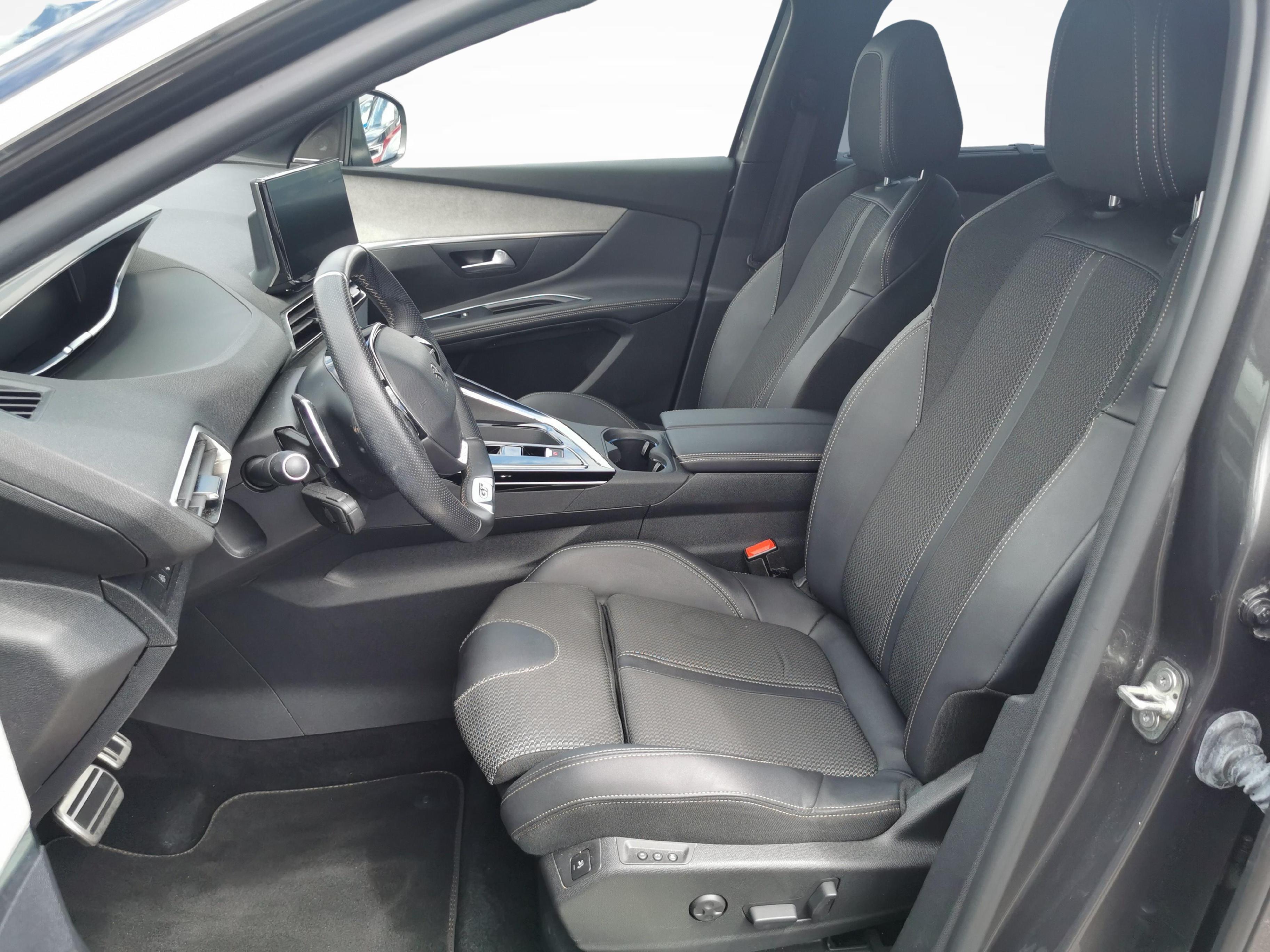 Peugeot 5008 1.2 Hybrid GT_2