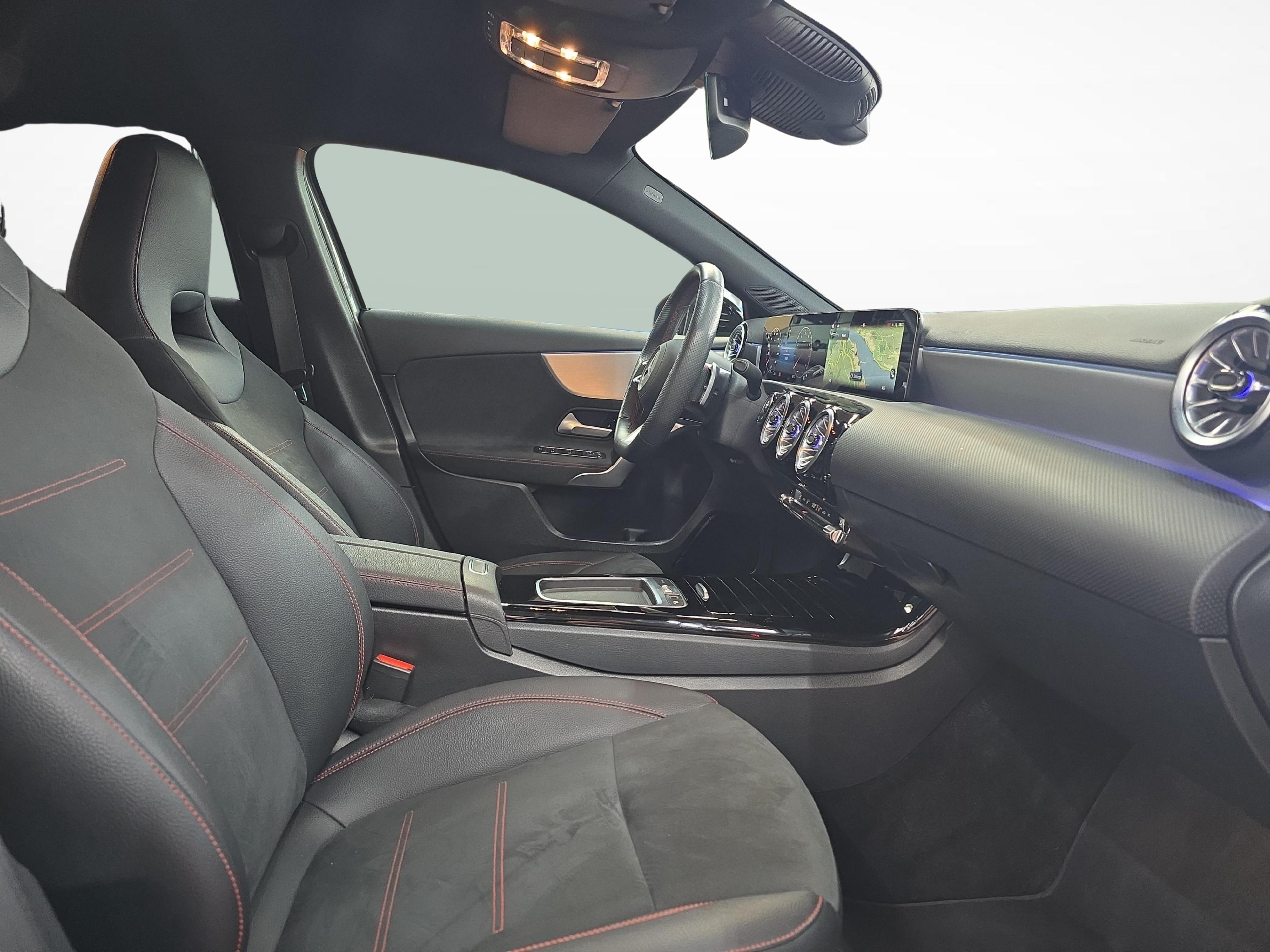 MERCEDES-BENZ A 180 Night Star AMG Line_7