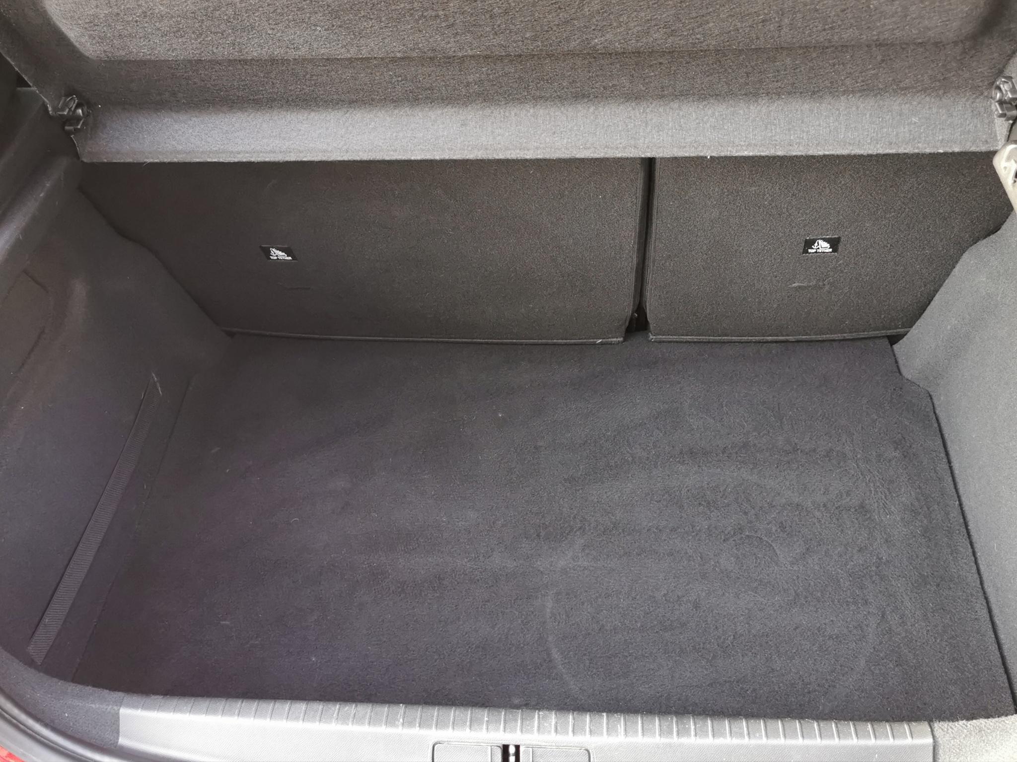 Peugeot 208 e-Allure Pack_4