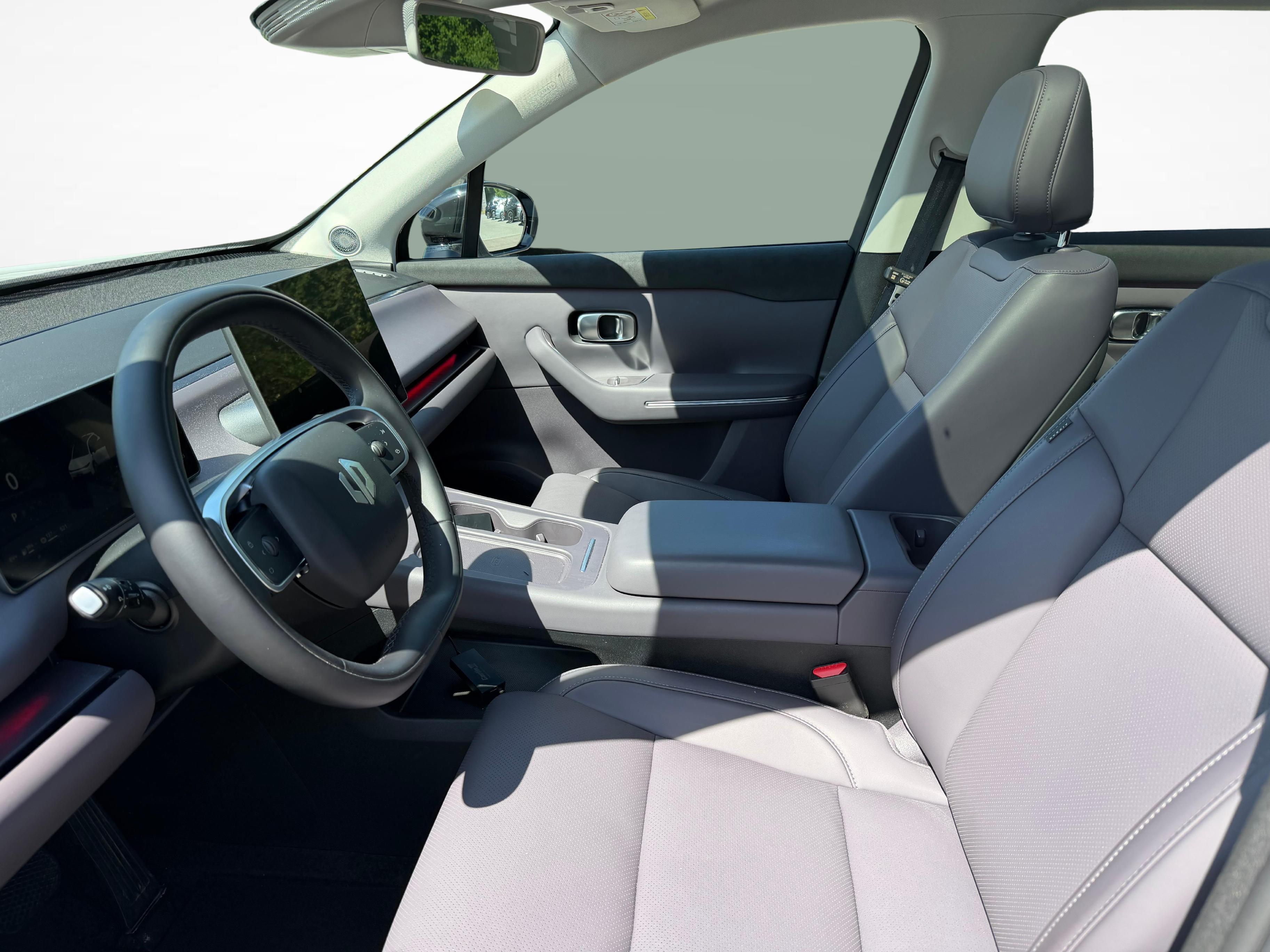 LEAPMOTOR C10 1.5 REEV Design_4