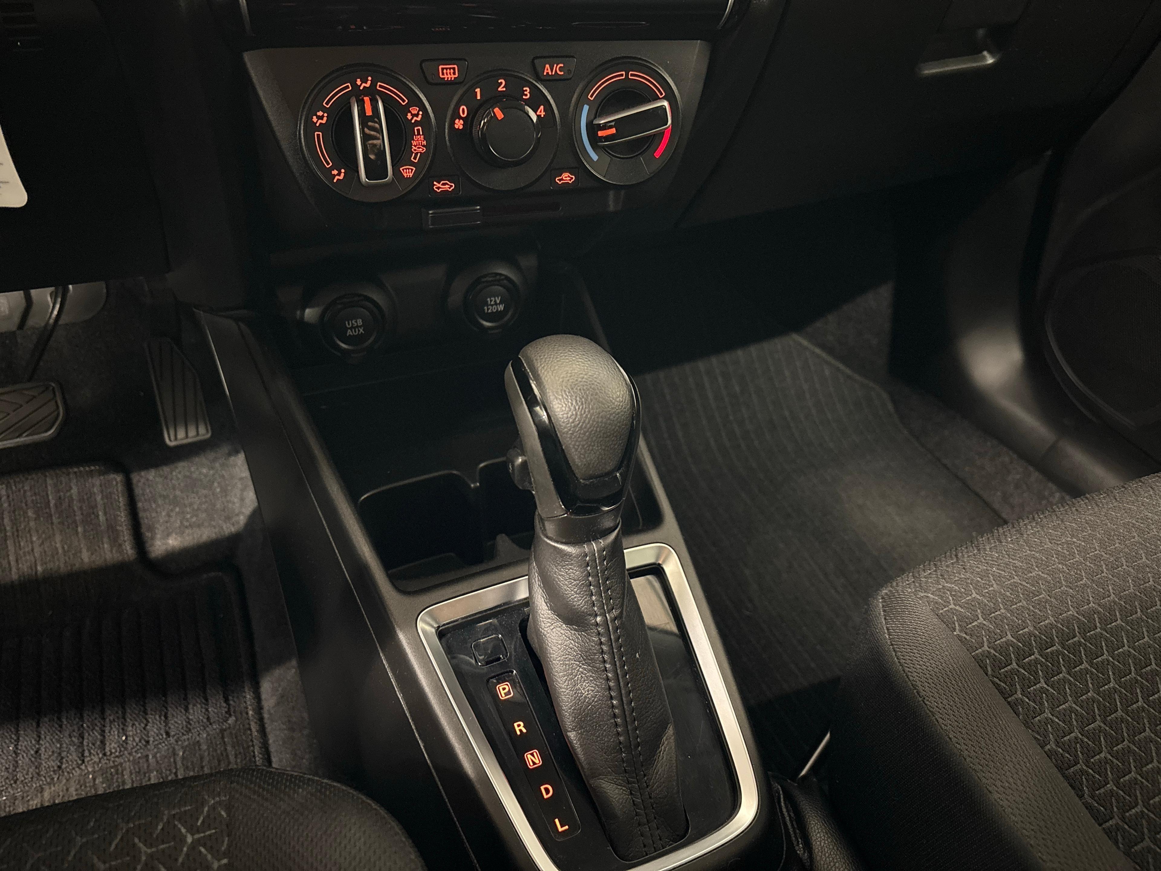 Suzuki Swift 1.2 Compact+ Hybrid_14