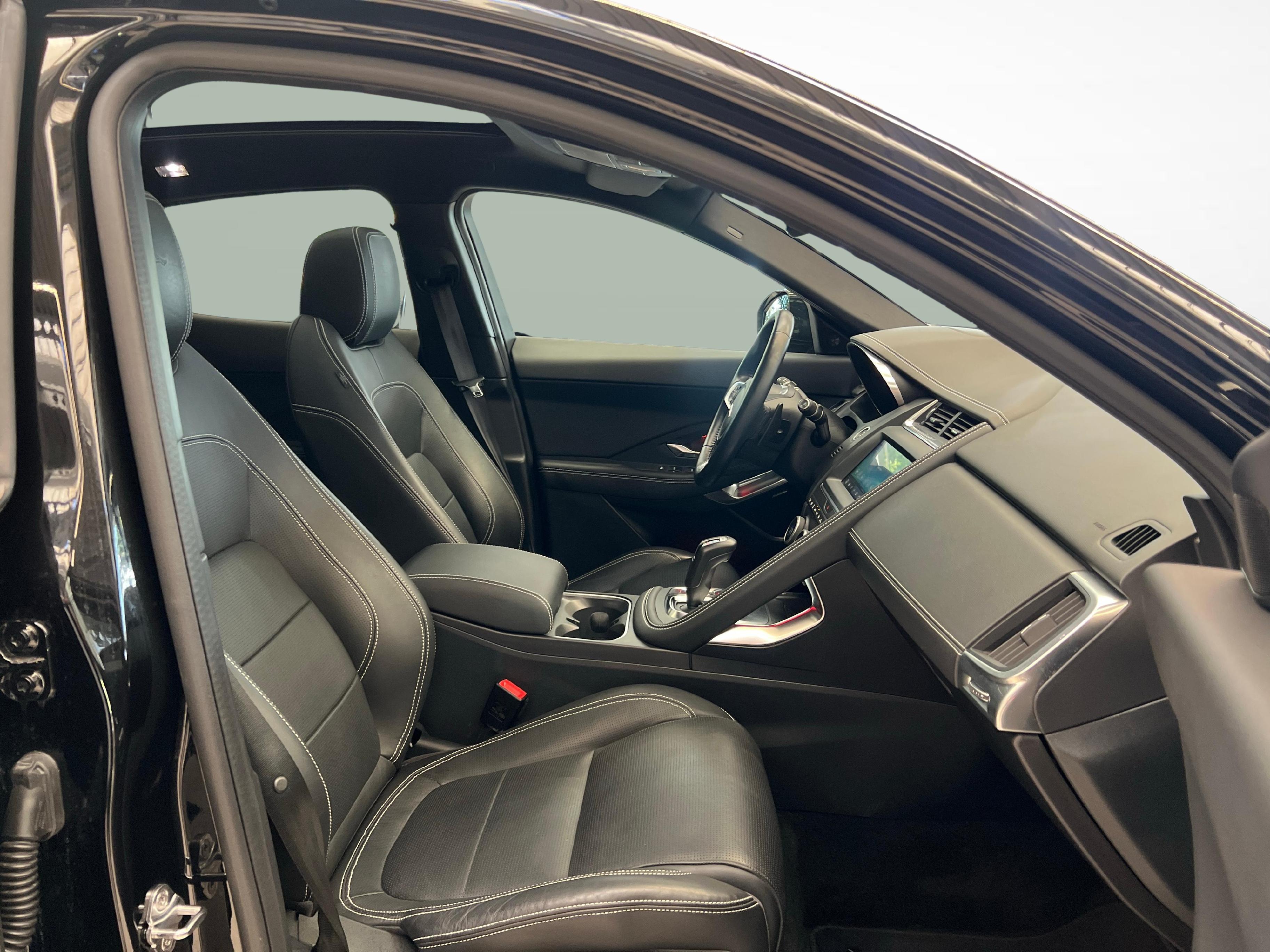 JAGUAR E-Pace 2.0 T 250 R-Dynamic SE AWD_10