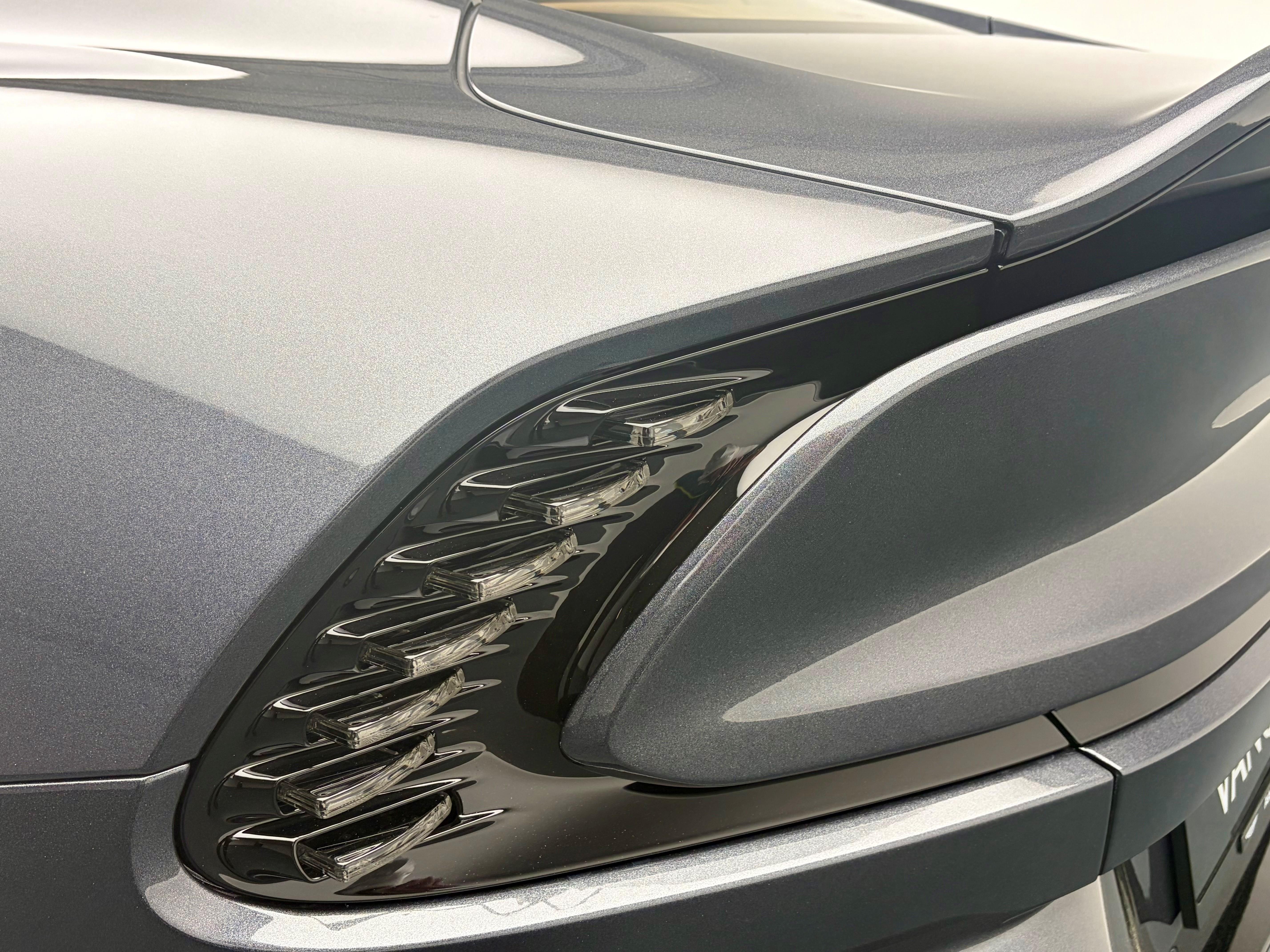 Aston Martin Vanquish 5.2 V12 Bi-Turbo_32