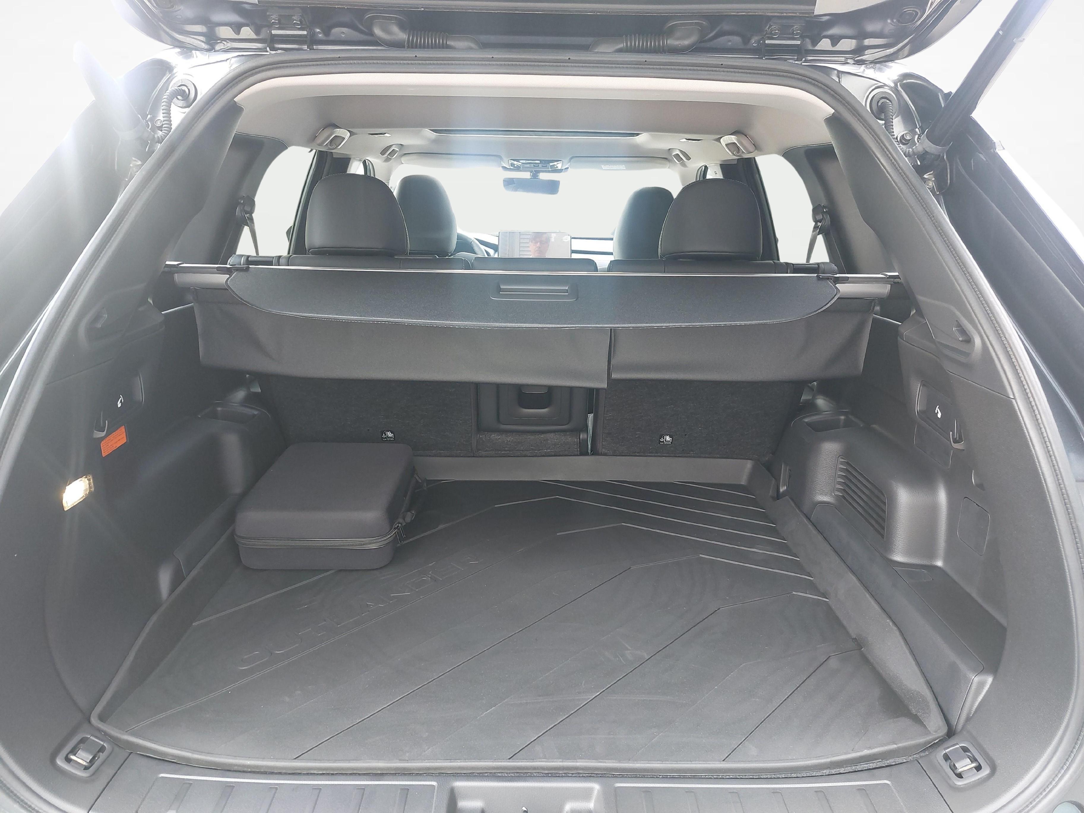 Mitsubishi Outlander 2.4 PHEV Instyle 4x4_12