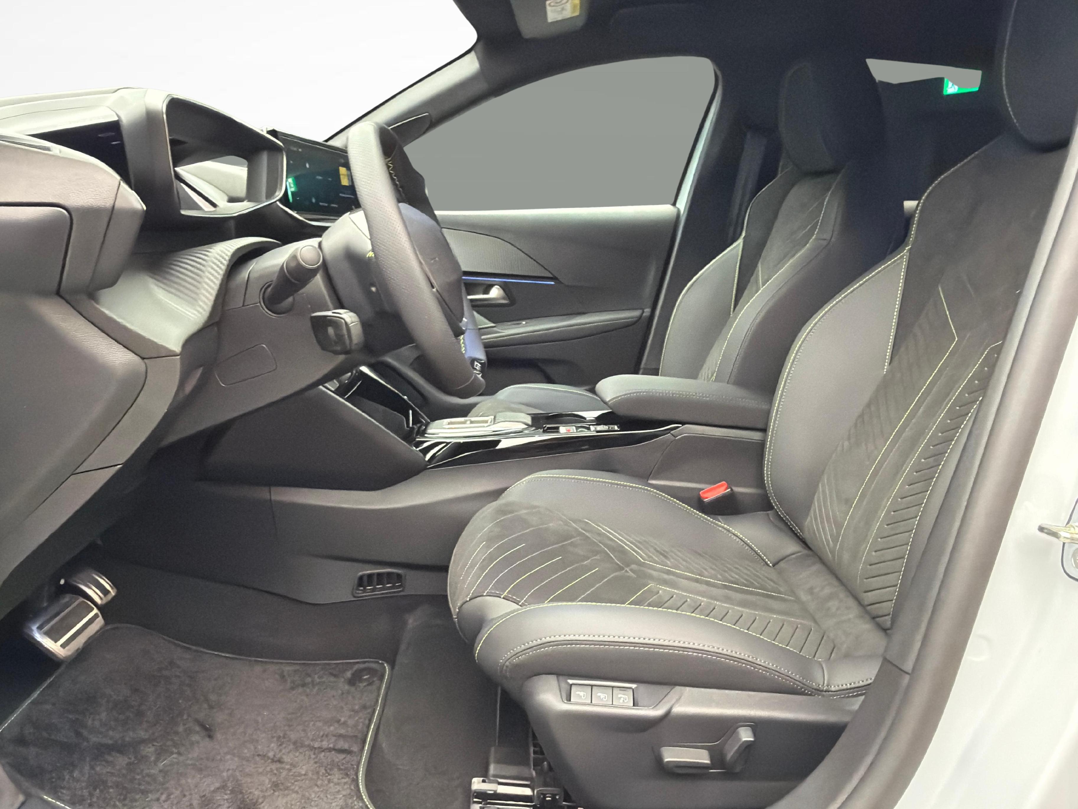 Peugeot 208 1.2 Hybrid 145 GT_10