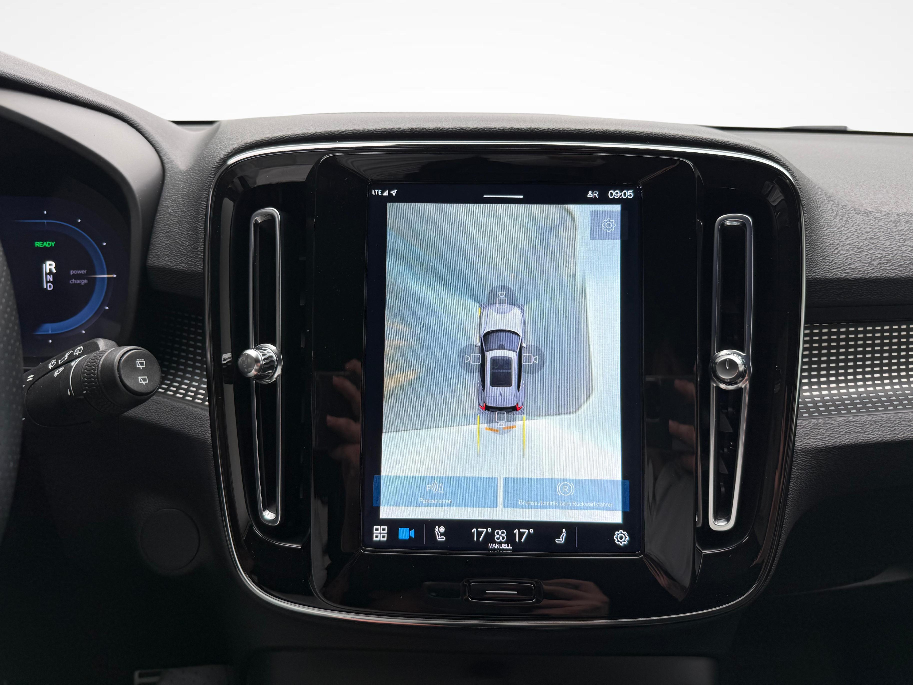 Volvo XC40 P8 Twin R-Design AWD_13