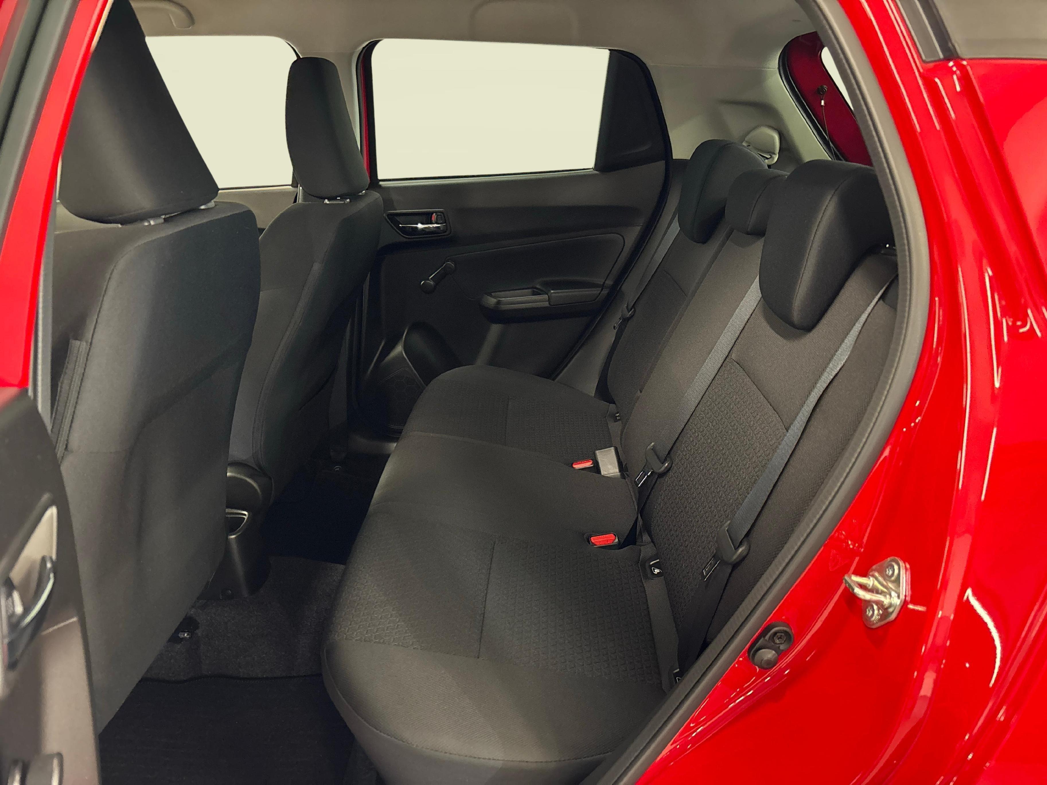 Suzuki Swift 1.2 Compact+ Hybrid_10