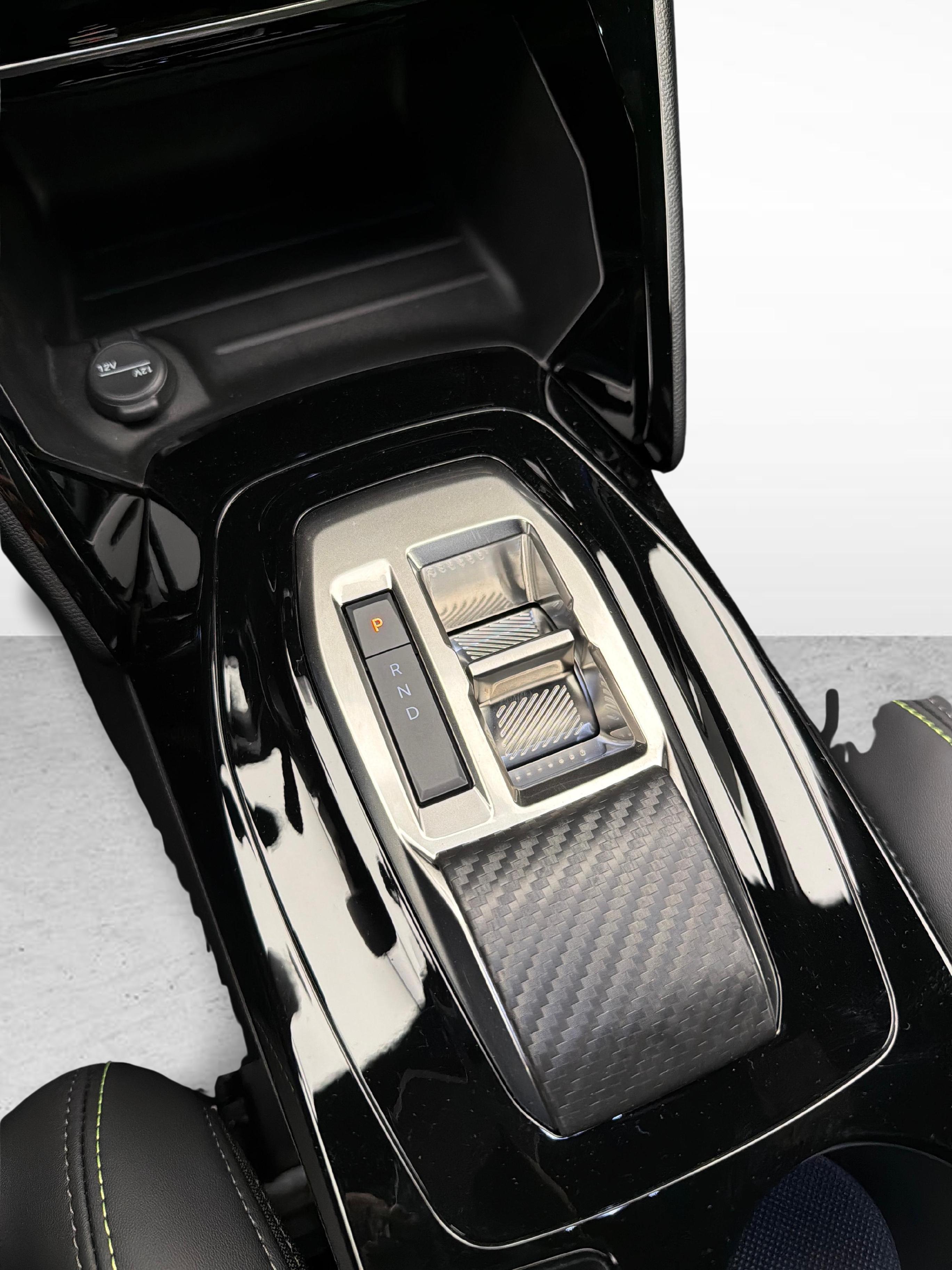 Peugeot 208 1.2 Hybrid 145 GT_18