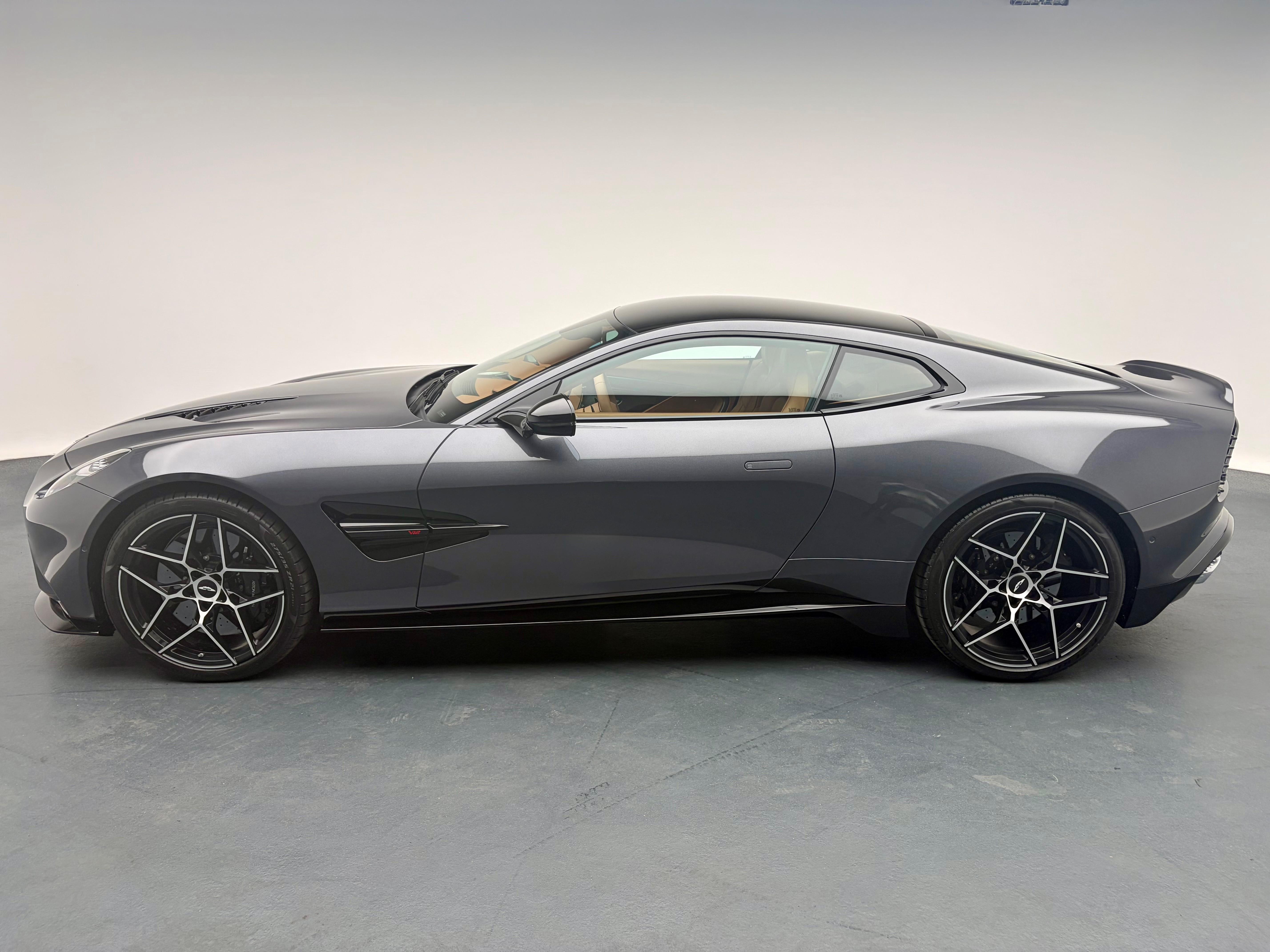Aston Martin Vanquish 5.2 V12 Bi-Turbo_2