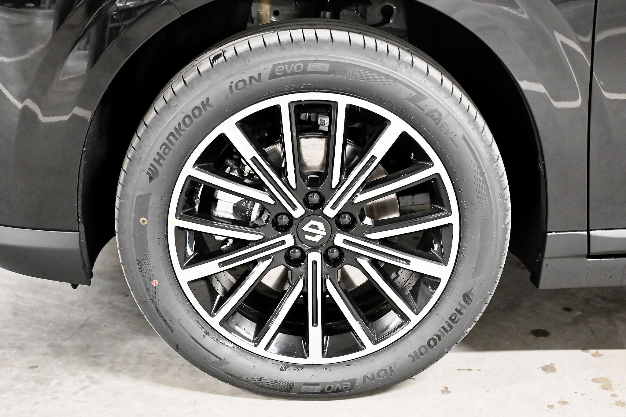 LEAPMOTOR B10 1.5 Hybrid EV_5