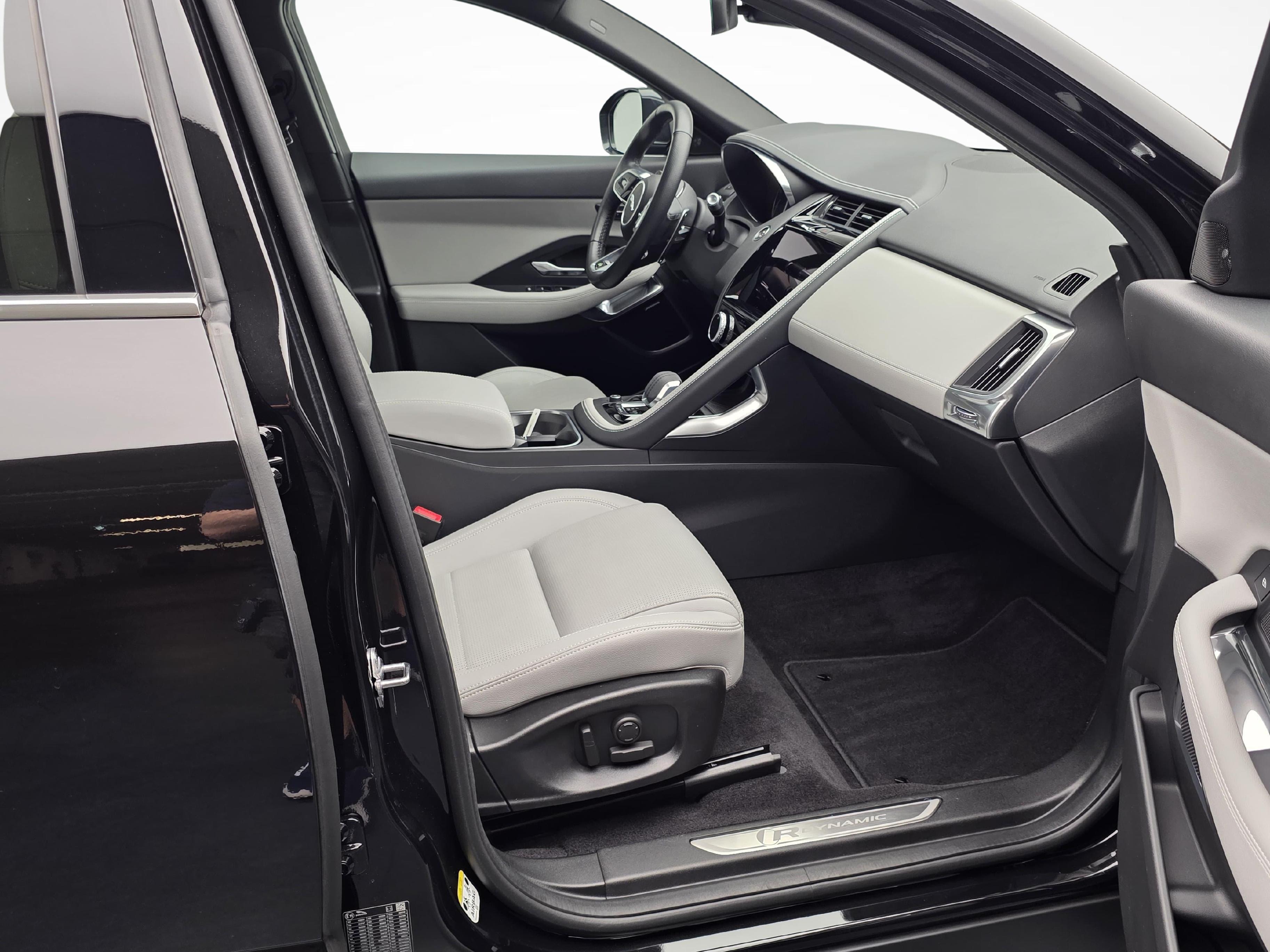 JAGUAR E-Pace 2.0 I4 250 R-Dynamic SE AWD_10