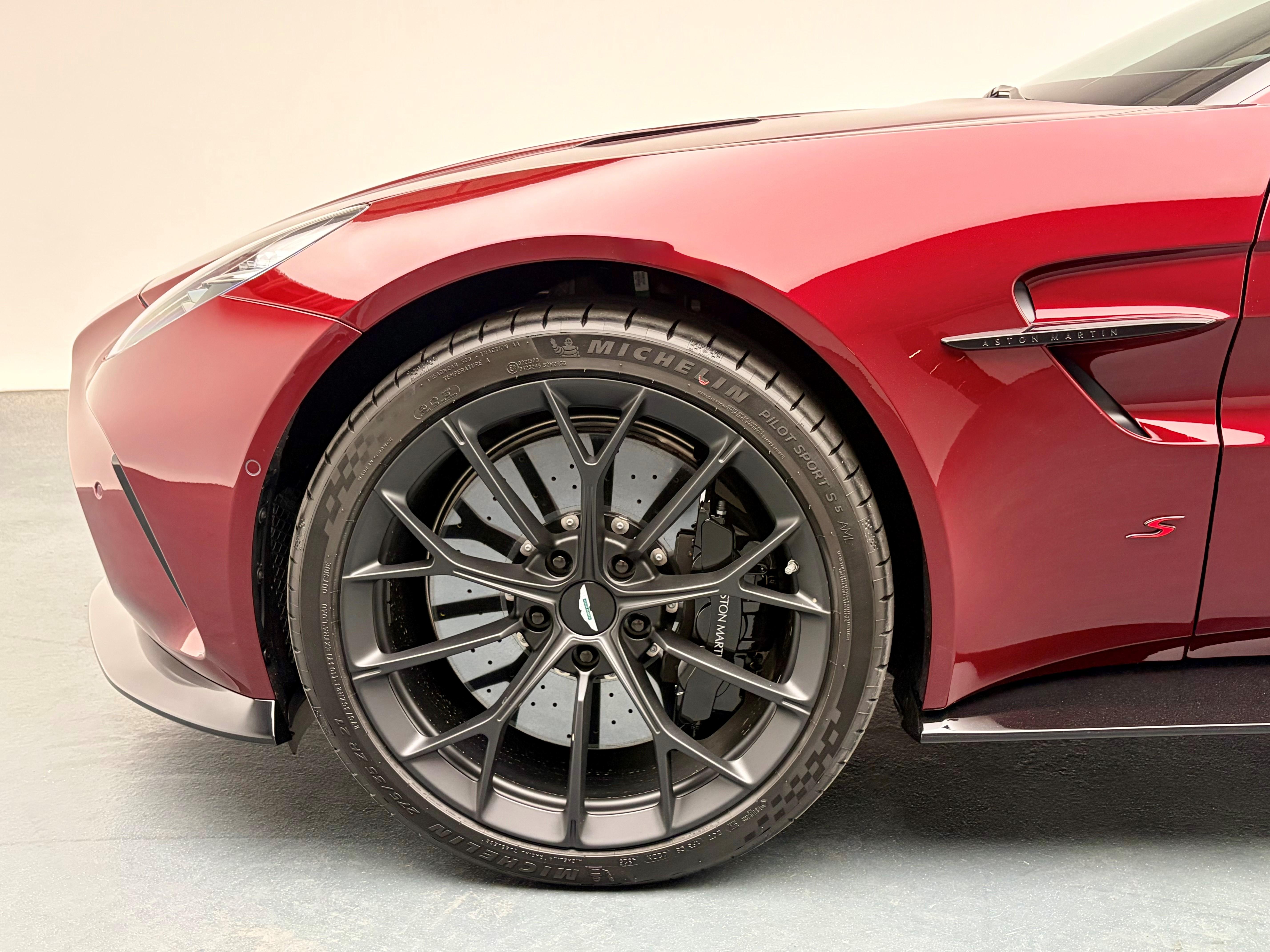 Aston Martin V8 Vantage Coupé 4.0 S V8 Bi-Turbo_21