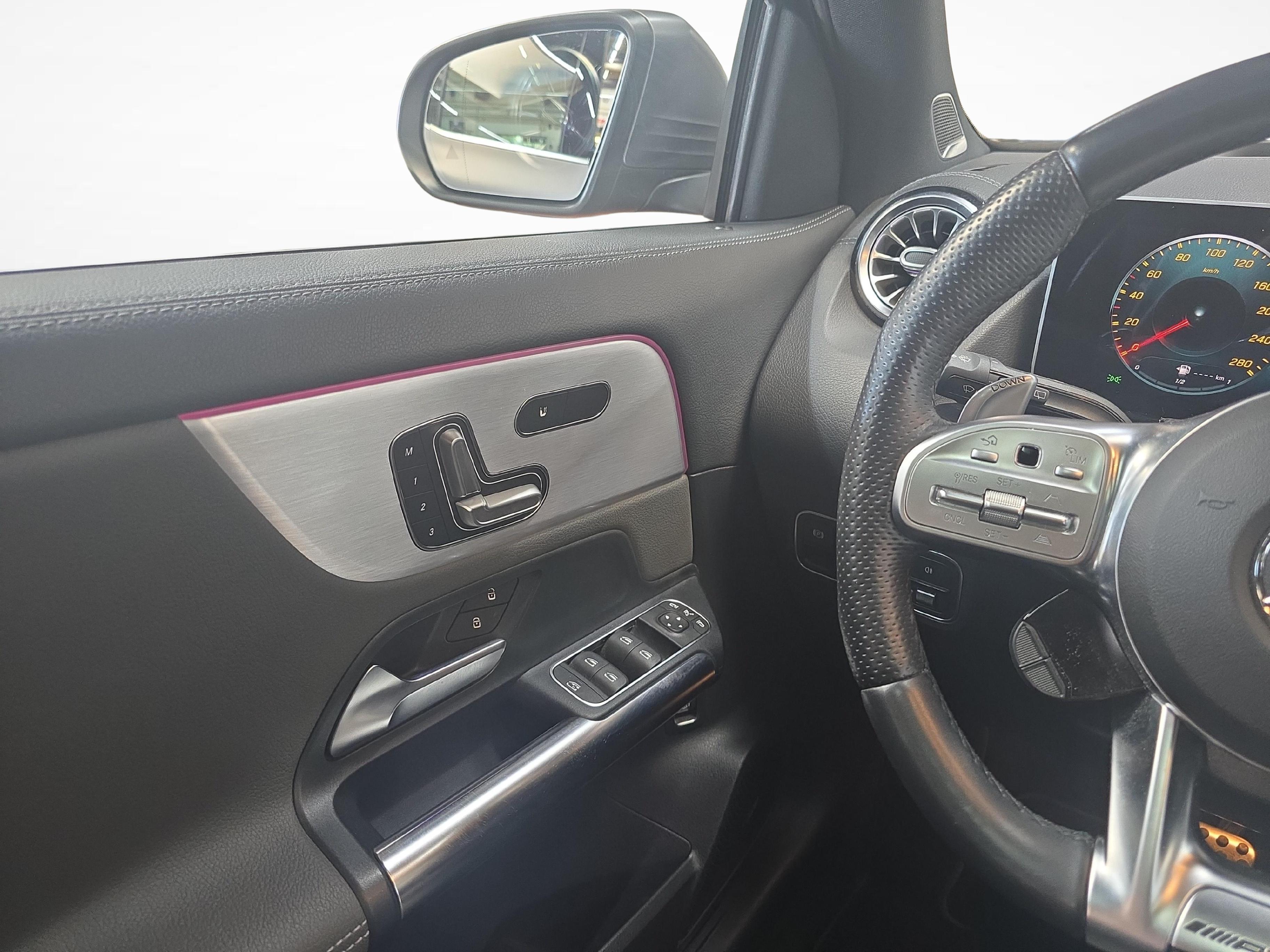 MERCEDES-BENZ GLA 35 AMG 4MATIC_8