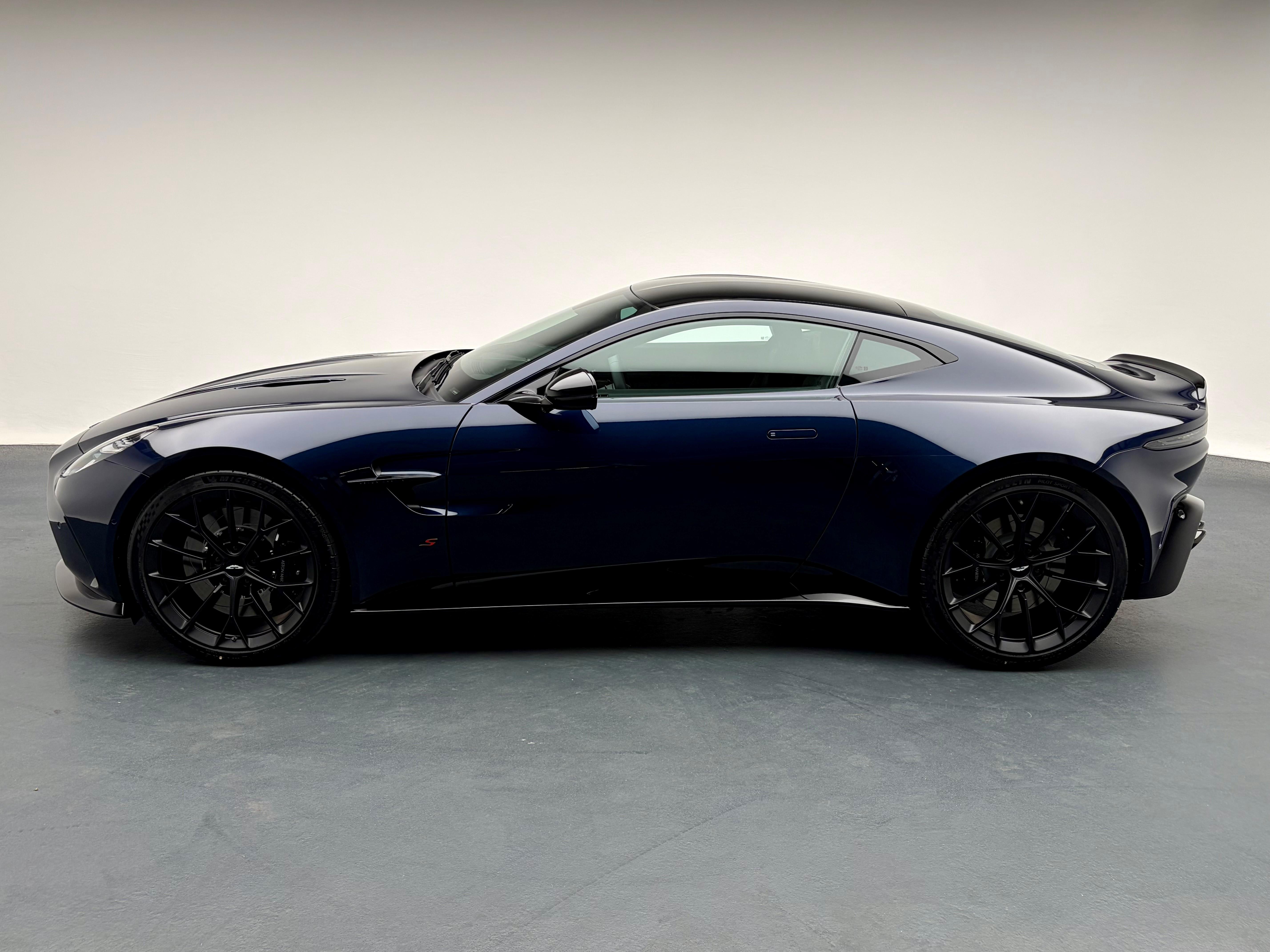 Aston Martin V8 Vantage Coupé 4.0 S V8 Bi-Turbo_2