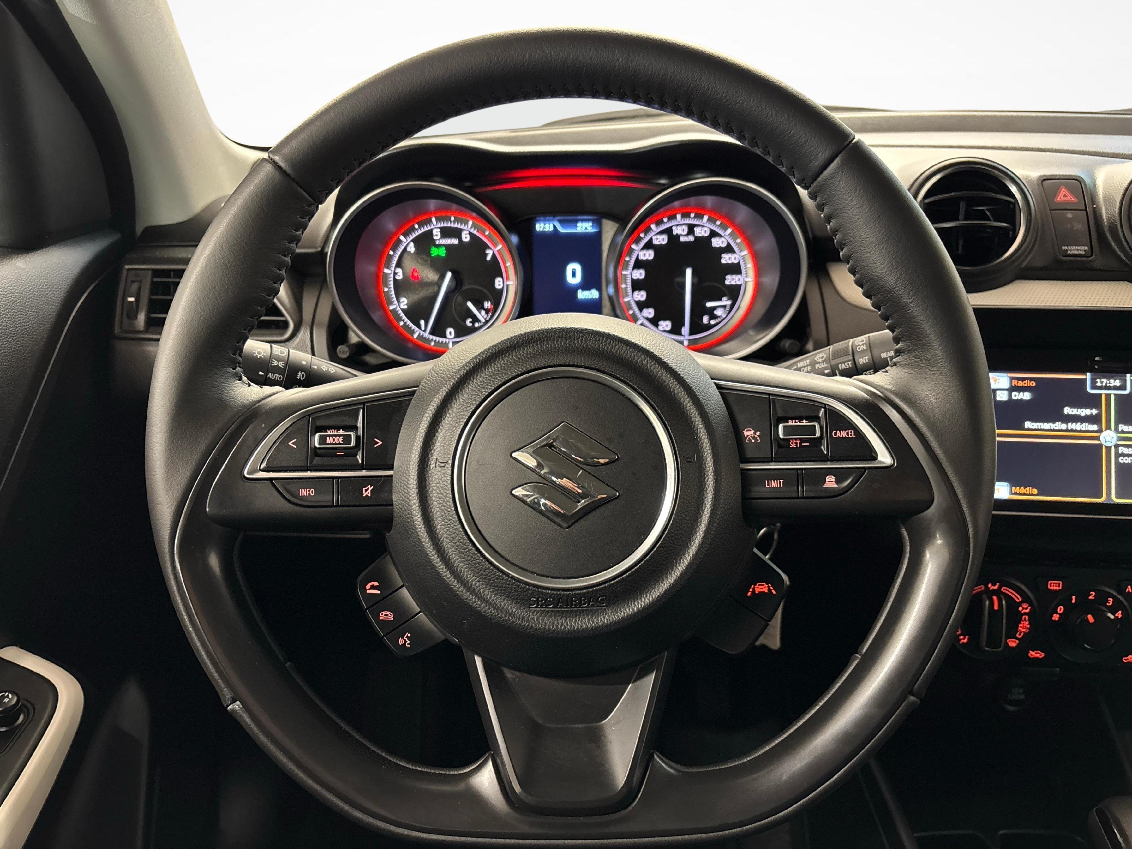 Suzuki Swift 1.2 Compact+ Hybrid_13