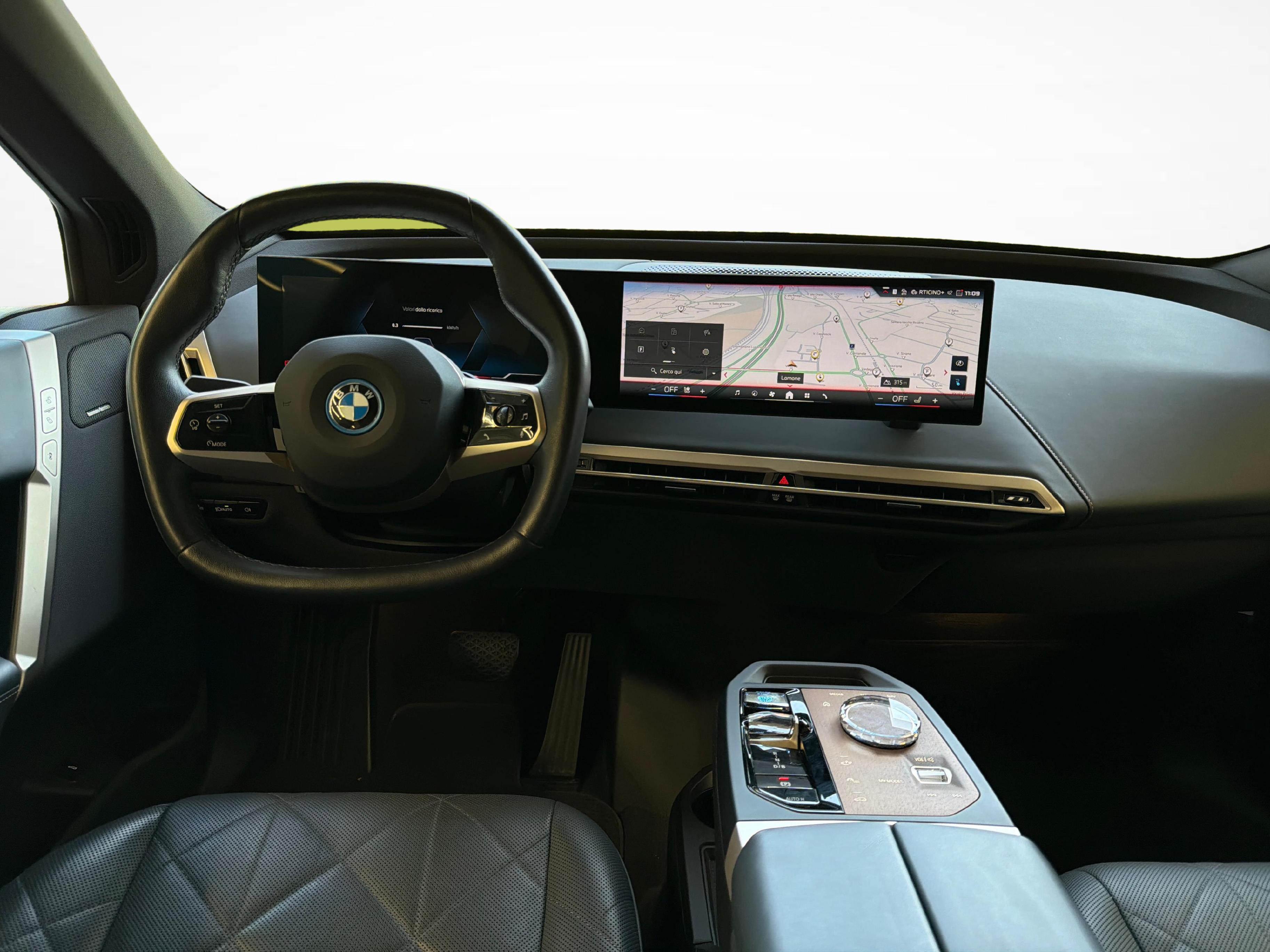 BMW iX M60_14