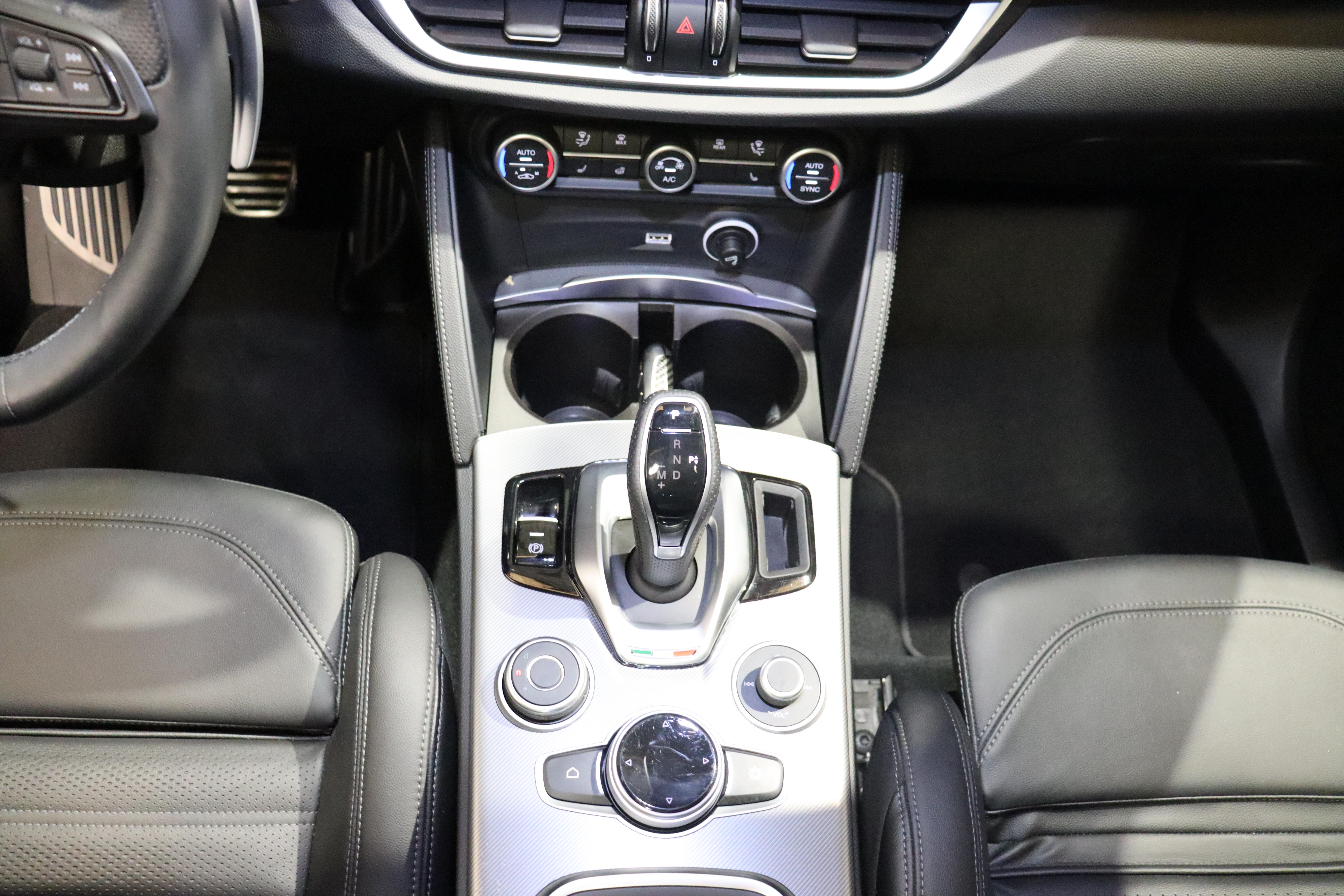Alfa Romeo Stelvio 2.0 Q4 280 Veloce_11