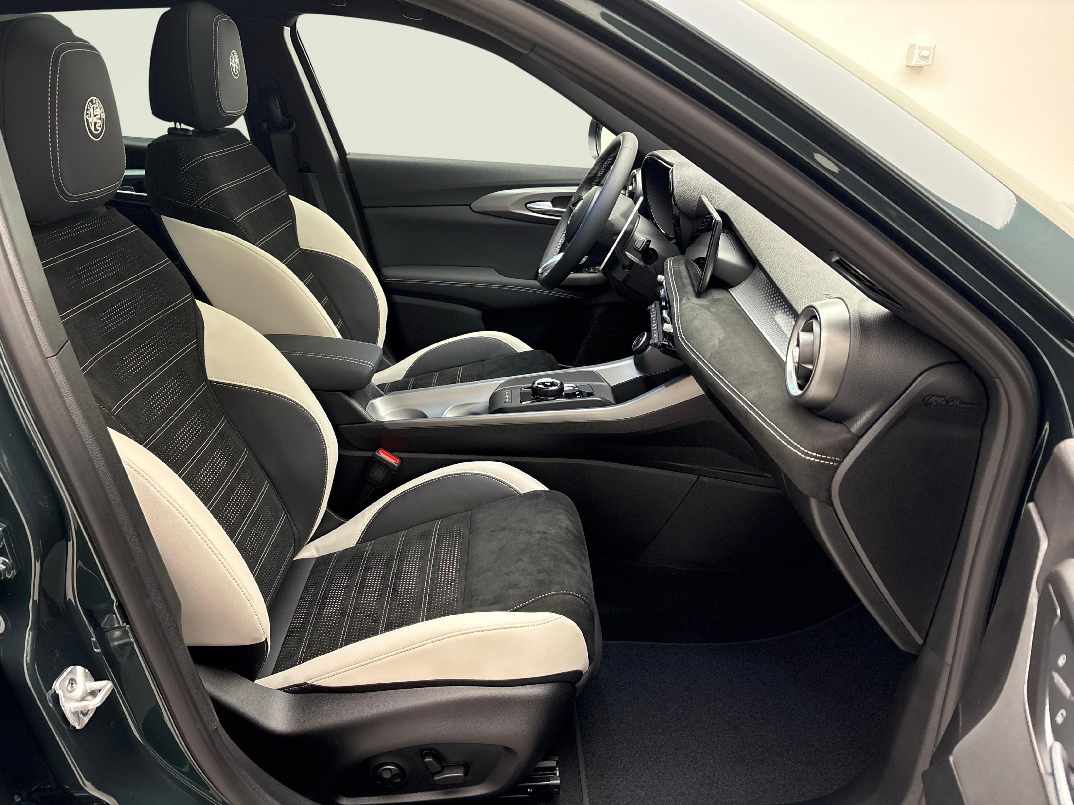 Alfa Romeo Tonale 1.3 Plug-in Hybrid Sport Speciale Launch Q4_12