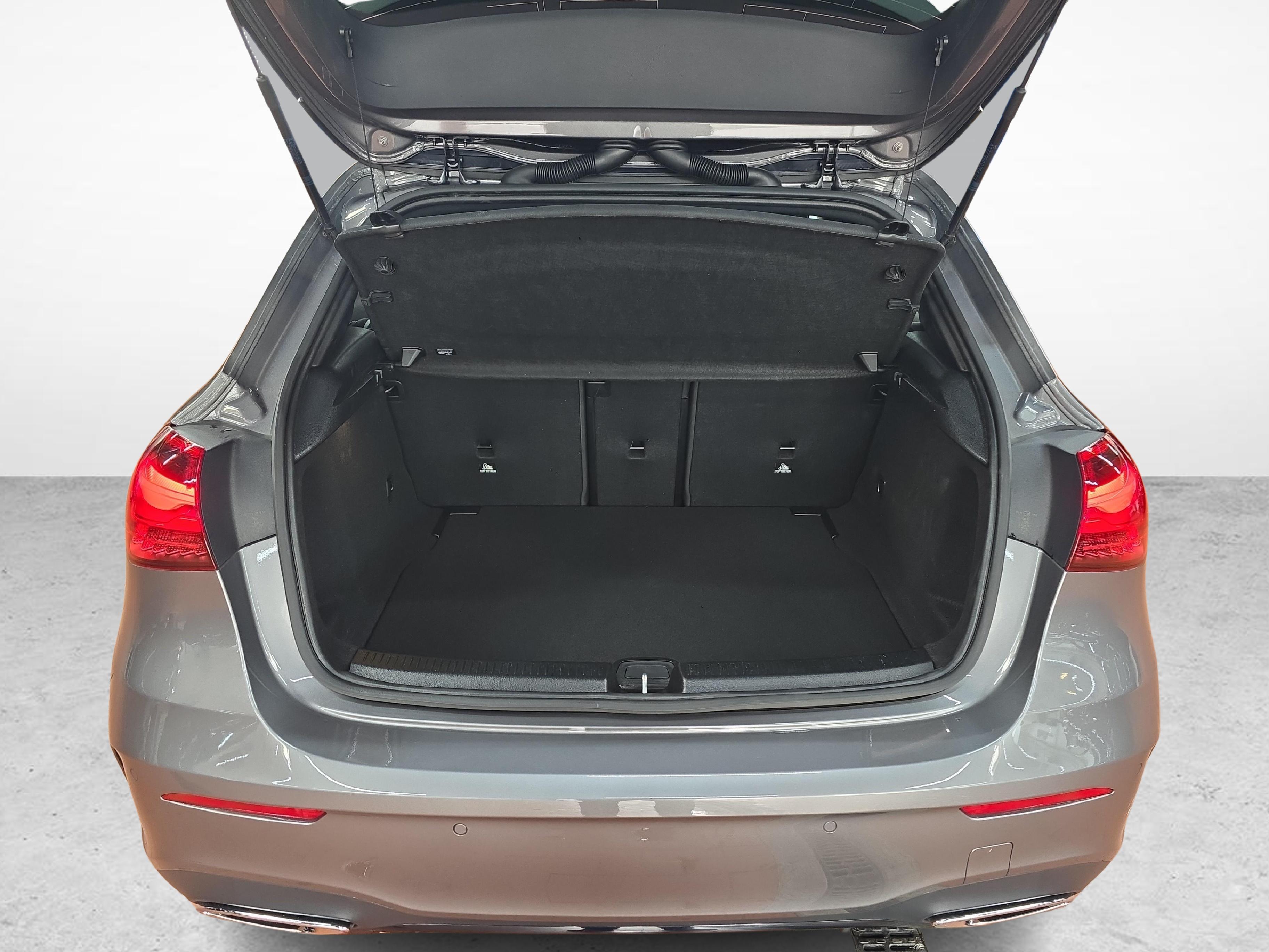 MERCEDES-BENZ A 180 Night Star AMG Line_10