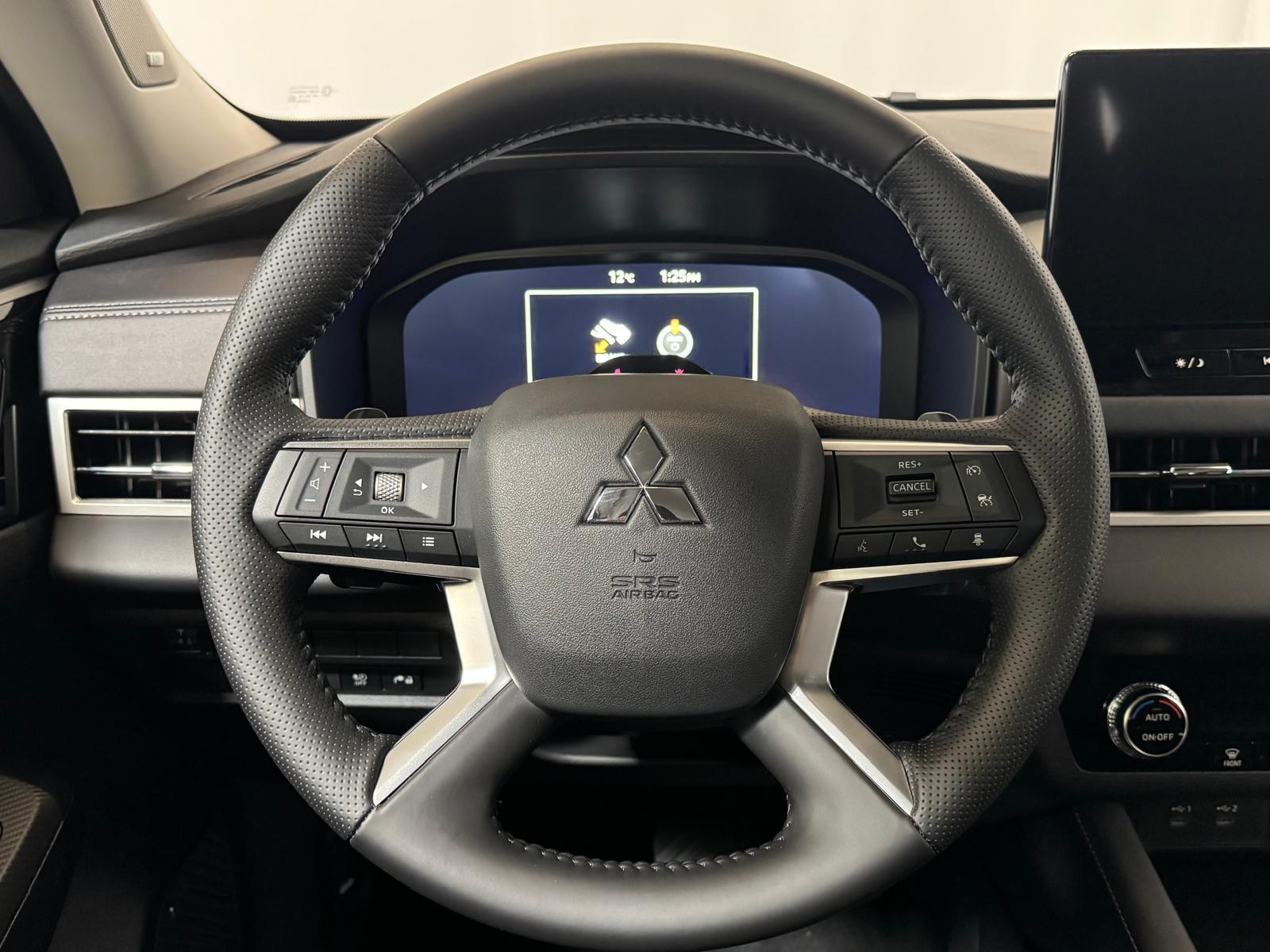 Mitsubishi Outlander 2.4 PHEV Inform 4x4_7