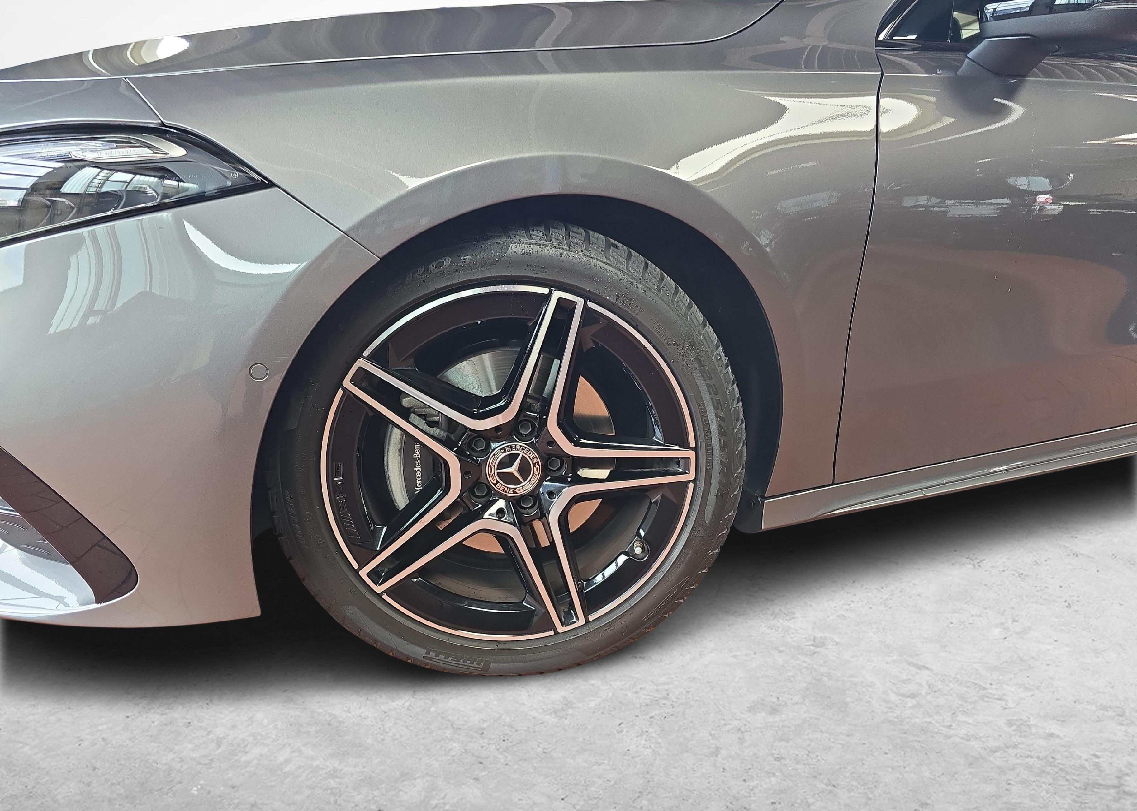 MERCEDES-BENZ A 180 Night Star AMG Line_11