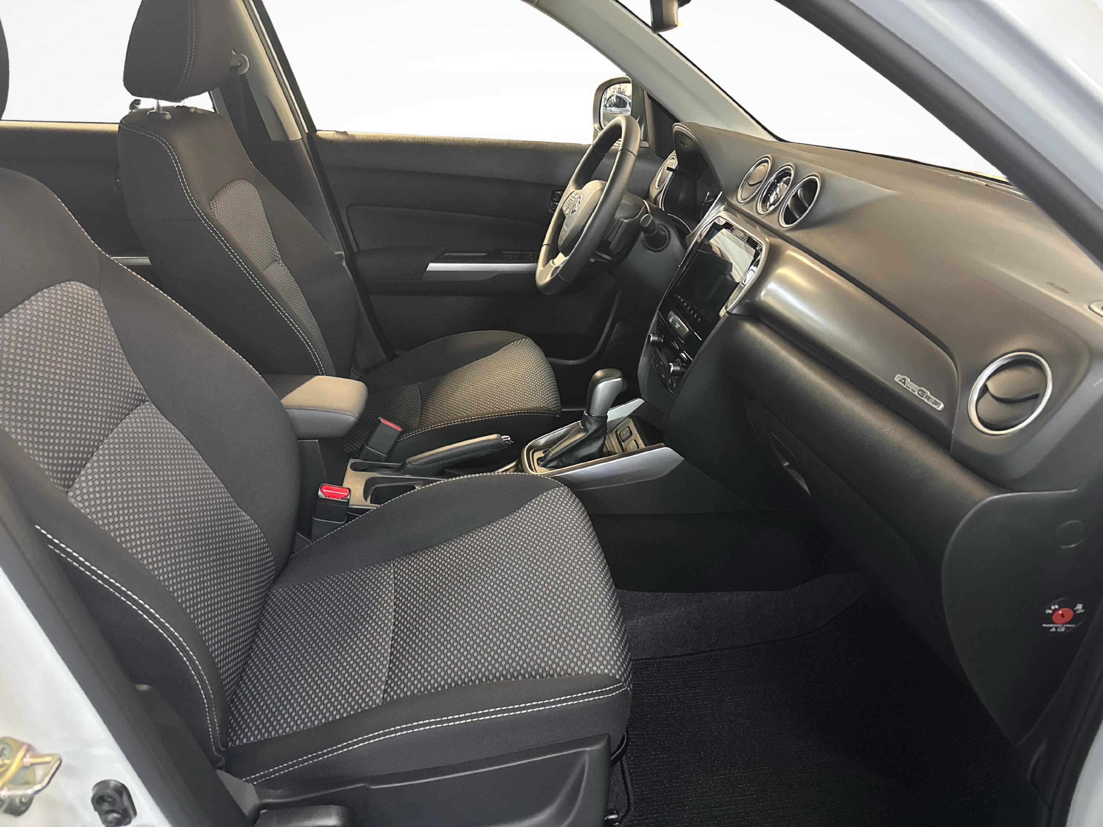 Suzuki Vitara 1.4 T Compact+ Hybrid 4x4_15